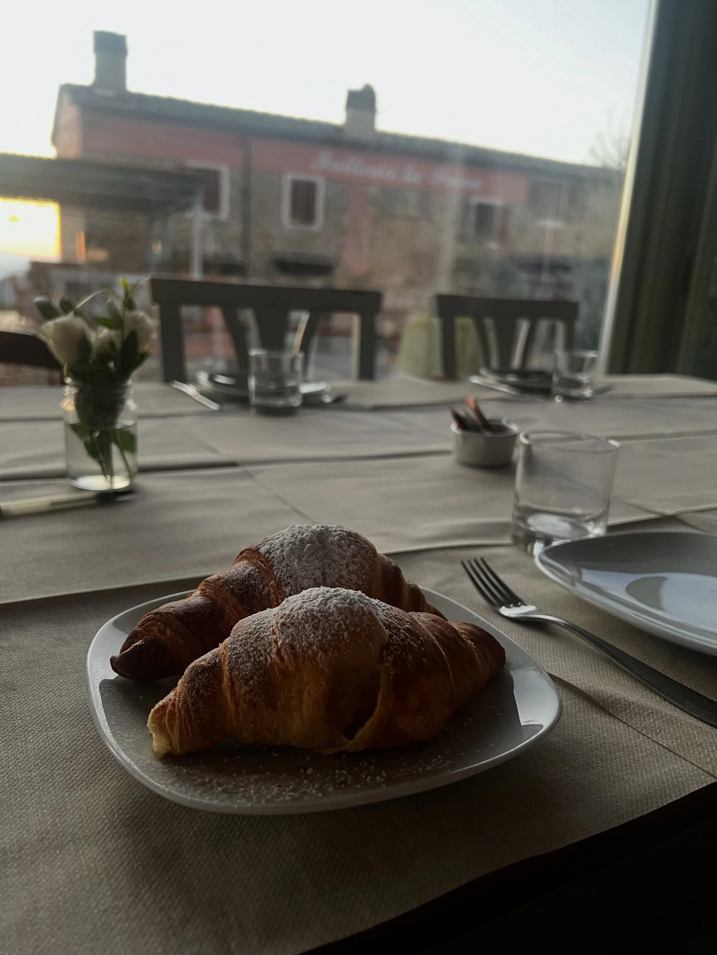 Day four of Tuscany yoga adventuring! Yoga, breakfast, then our guests took the train out for free time in the GORGEOUS city of Florence. Secret wine windows, shopping, and endless art everywhere! Back to the retreat center for yoga with both @chrisg