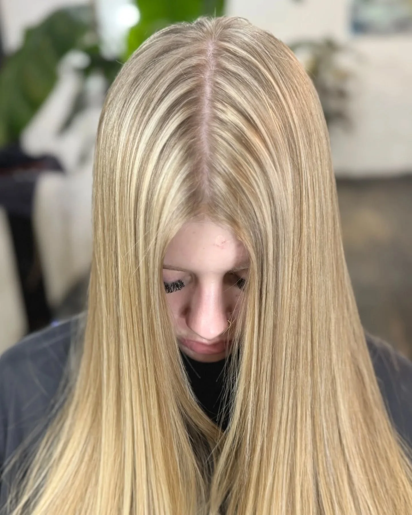 Call or text 281.961.7315 to book your next gorgeous hair experience 🌿
#WillowAshSalon #AvedaBlonde #GorgeousHair #AvedaHighlights