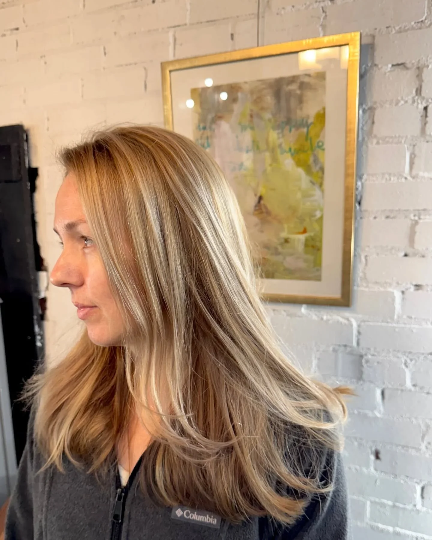 Loving this blend of blonde tones!
#WillowAndAshSalon #BlondeHair #HairRefresh #SalonStyle