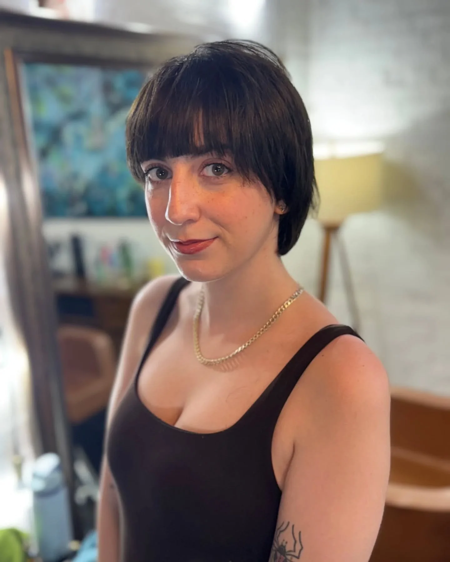 Clean lines. Soft texture. Gorgeousness.
#WillowAndAsh #ModernCut #EffortlessBeauty #AvedaStyle