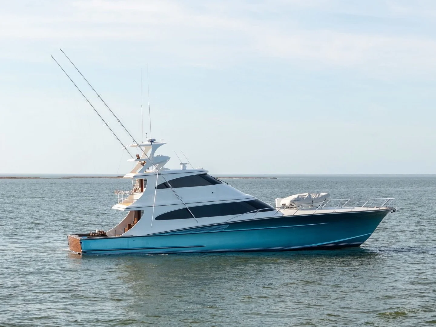 Meet the new 77&rsquo; Spencer &ldquo;Blue Rising&rdquo; captured by @wessnyderphotography This massive 5,200 HP machine is bound for Japan!