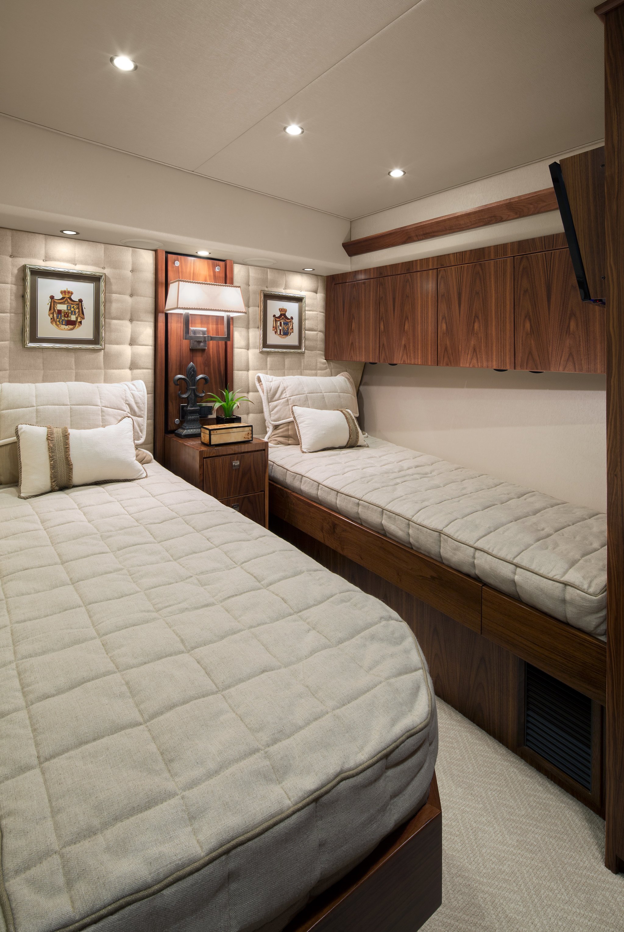 F-Viking-92-2-Bed-SR.jpg