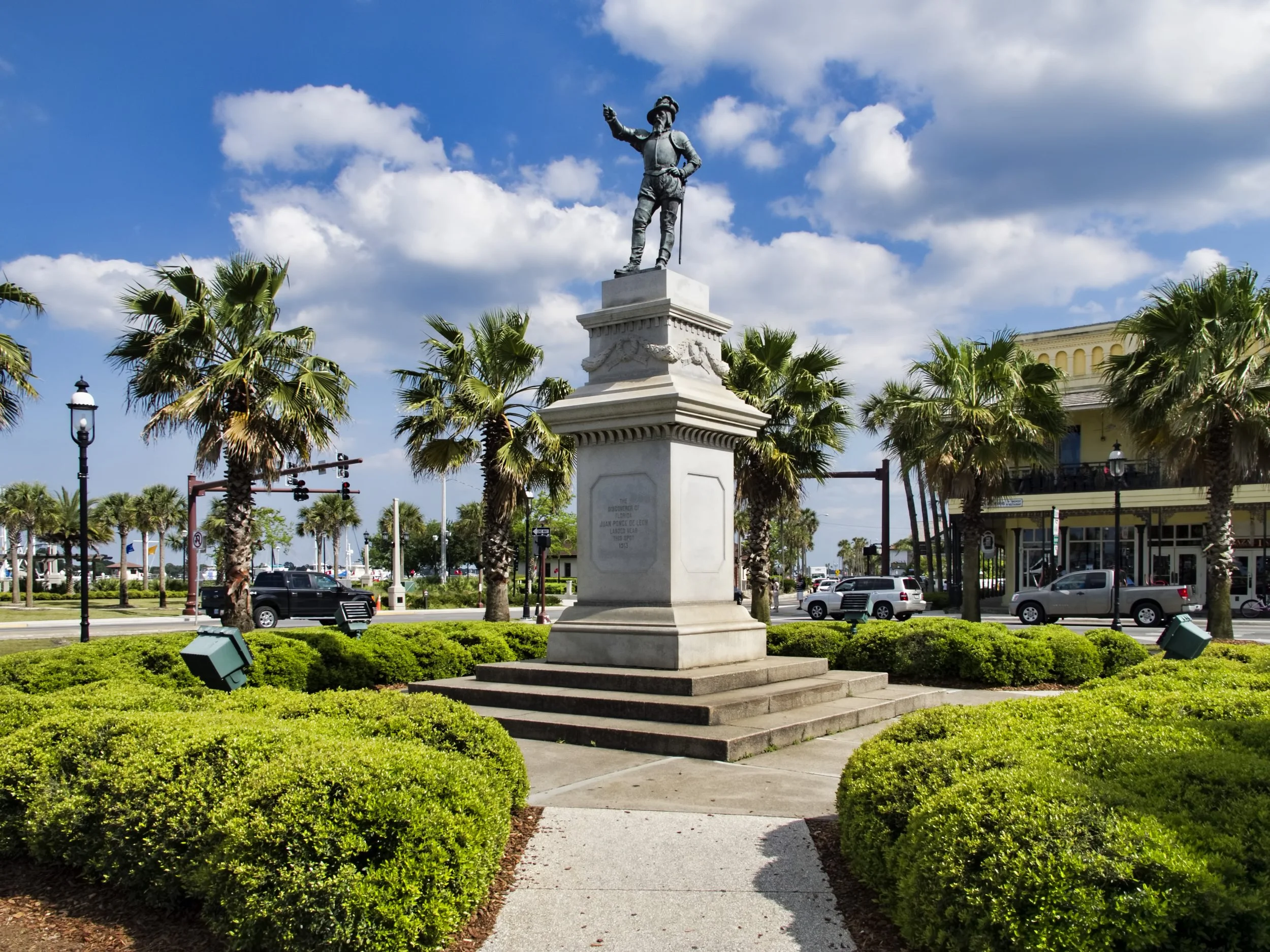 A statue of Juan Ponce De Leon pointing on a sunny day in Florida. Drives & Detours best things to do in St. Augustine