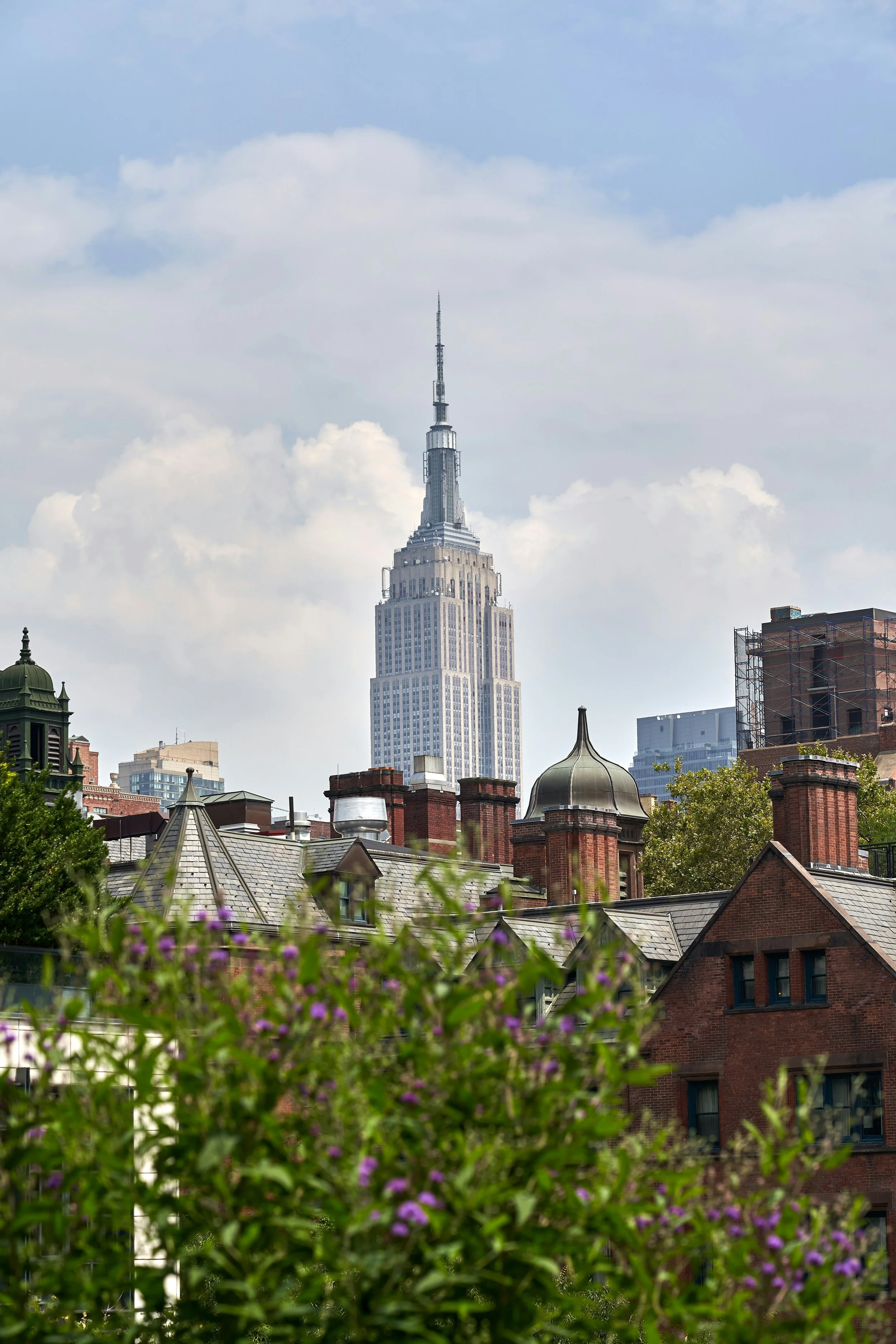 A view of the Empire State Building from the High Line, New York. Drives & Detours New York High Line walking tour