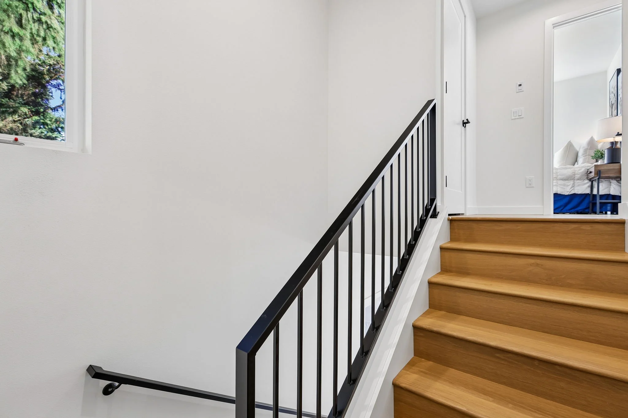 19-web-or-mls-13717 Stone Ave N 2-S2910-019.jpg