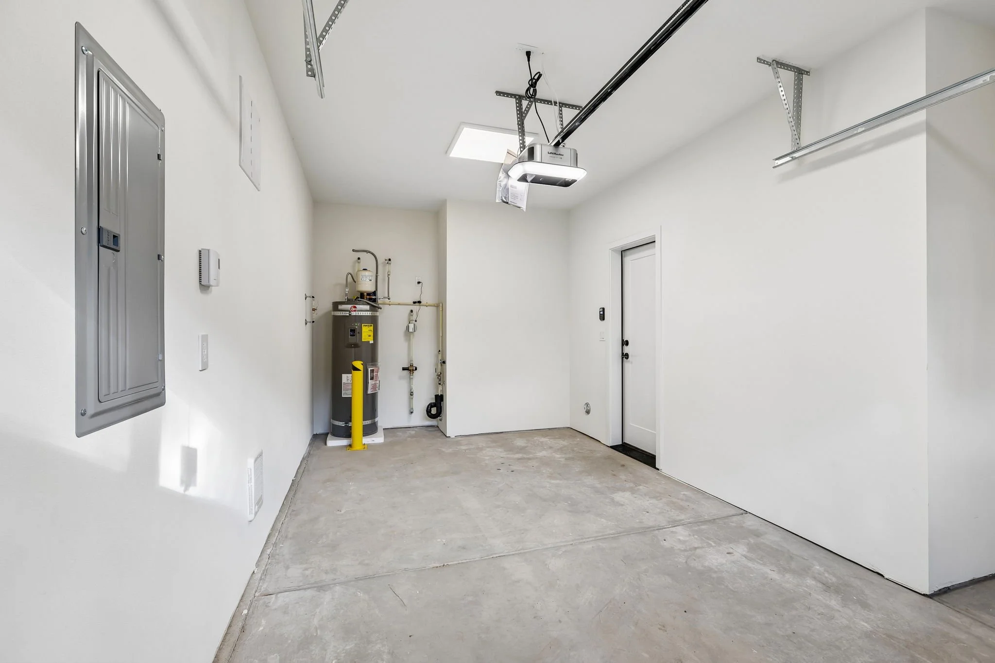 35-web-or-mls-13717 Stone Ave N 2-S2910-035.jpg