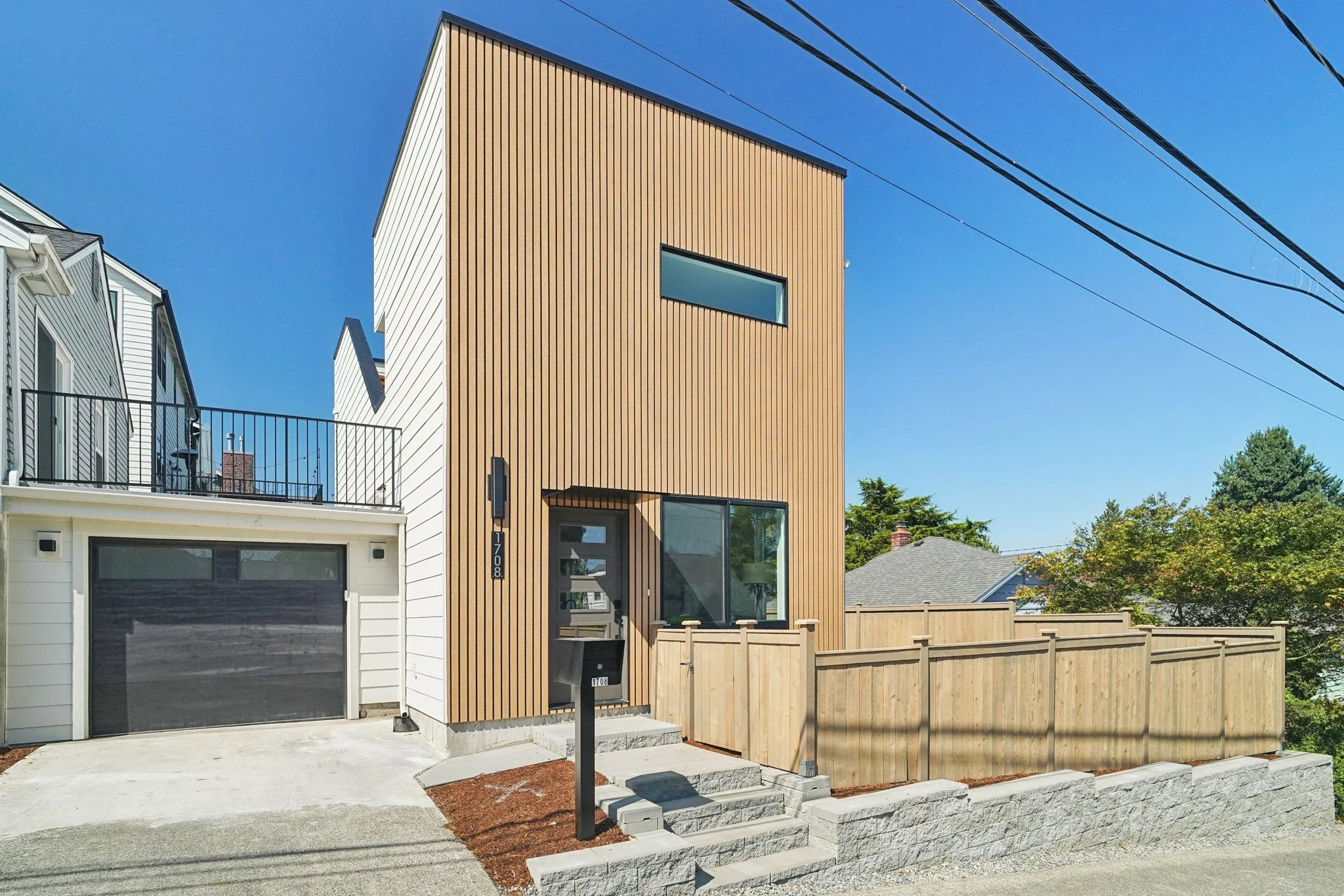 2-web-or-mls-NE 89th St-S2407-002.jpg