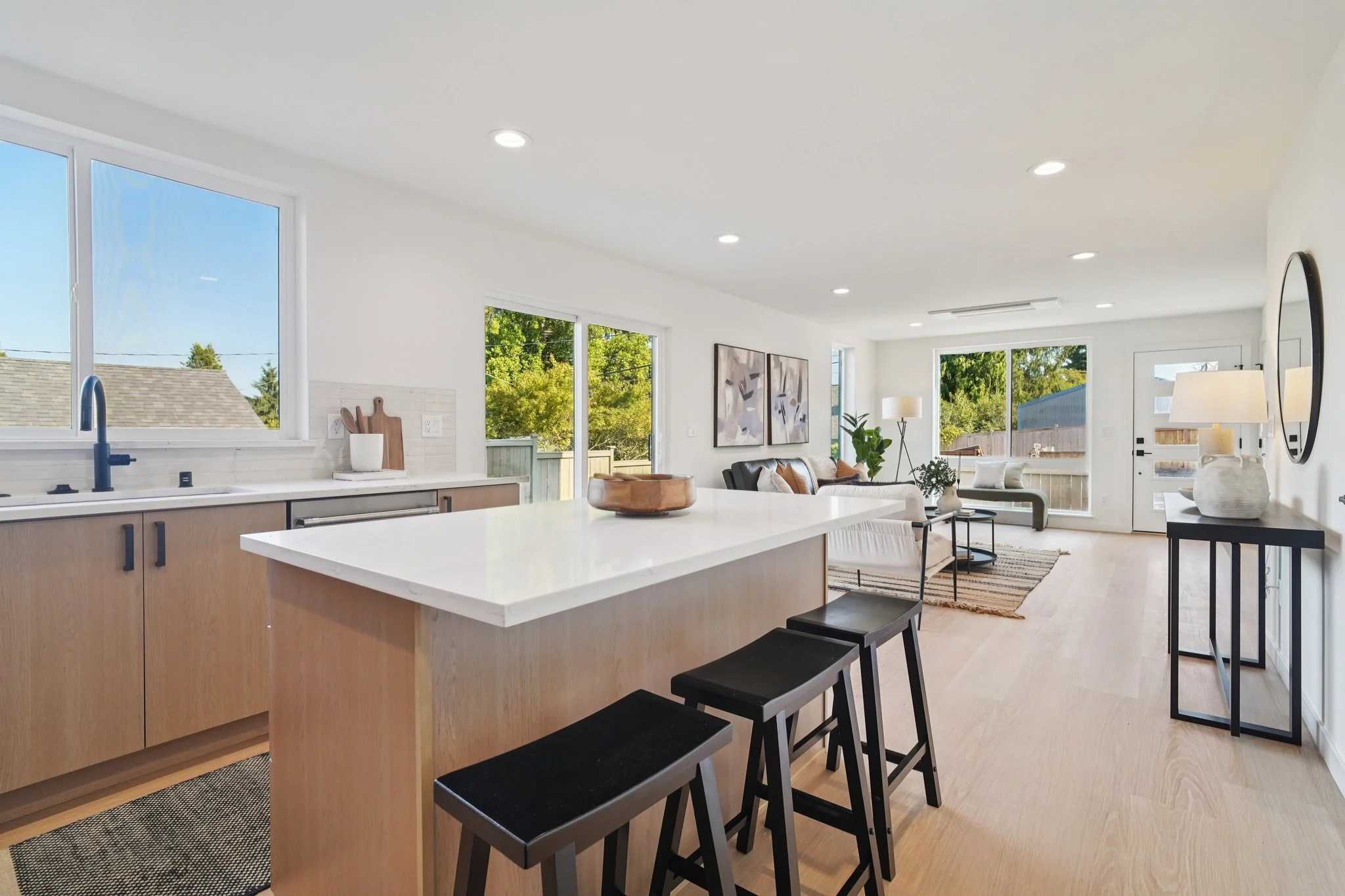 9-web-or-mls-NE 89th St-S2407-009.jpg