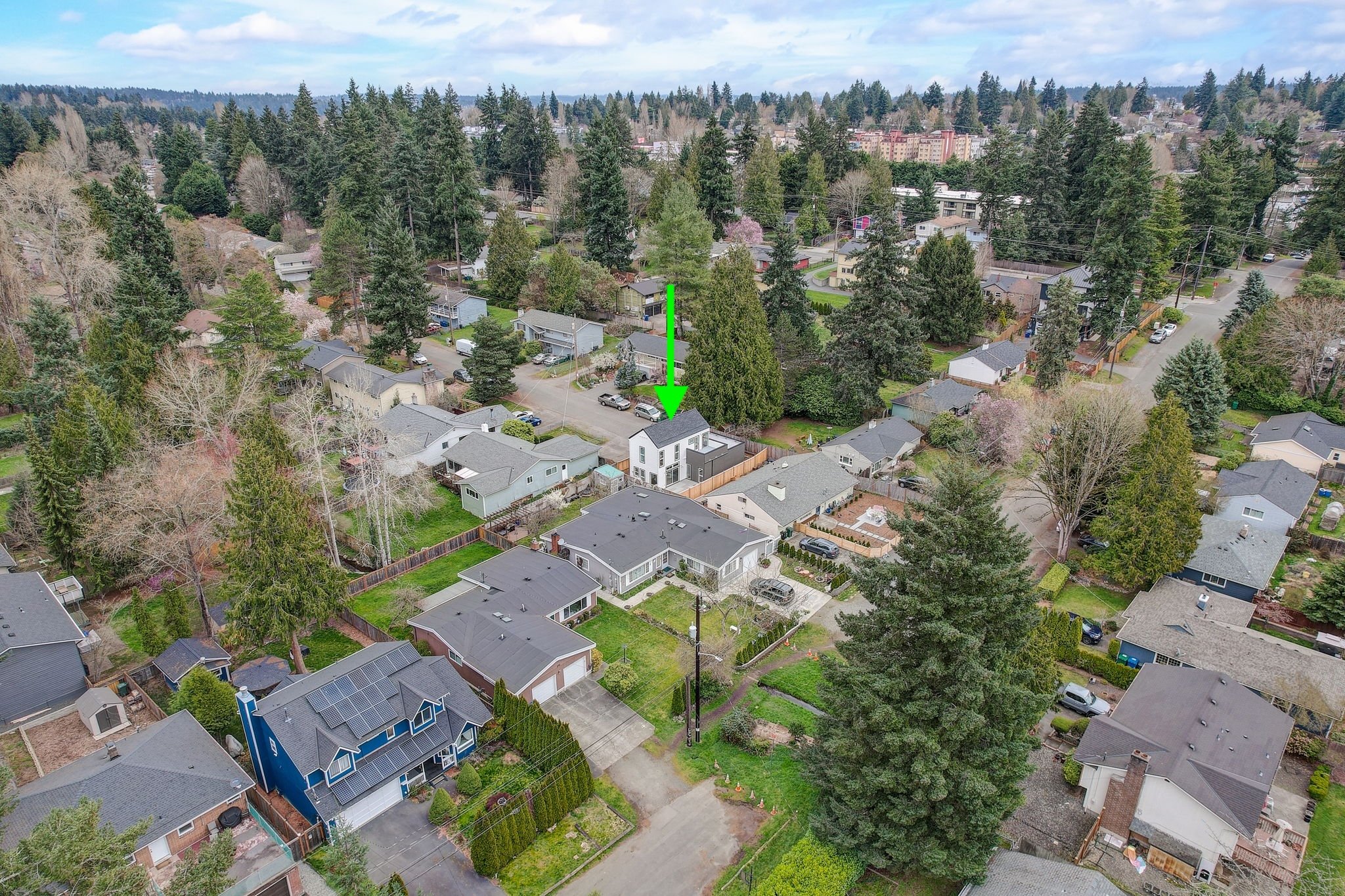 34-web-or-mls-28th Ave NE-032.jpg