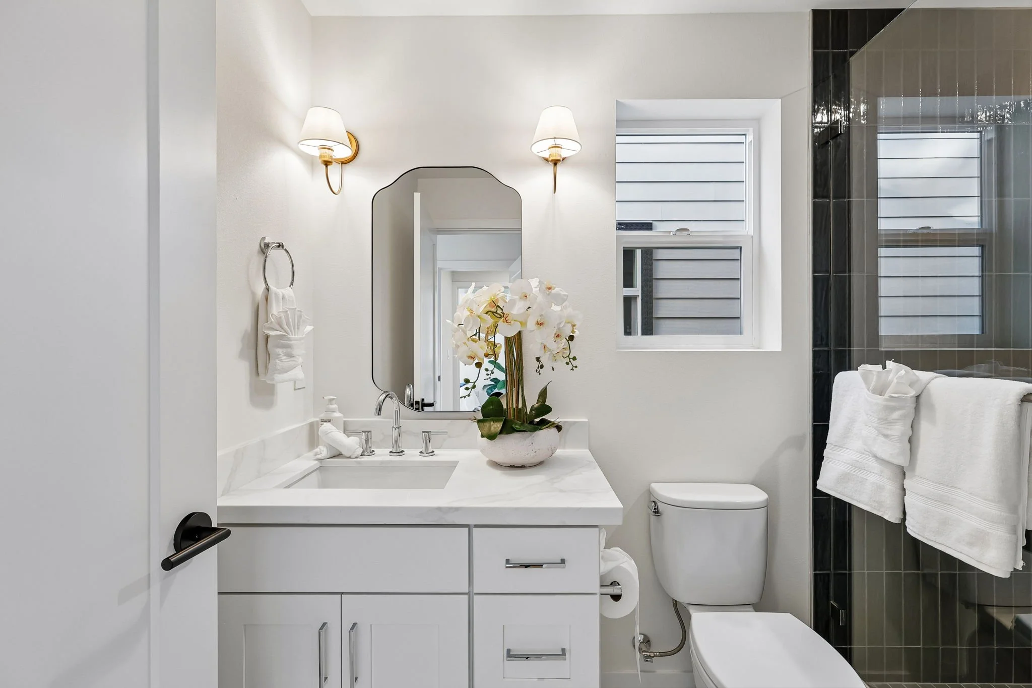 26-web-or-mls-13717 Stone Ave N 2-S2910-026.jpg