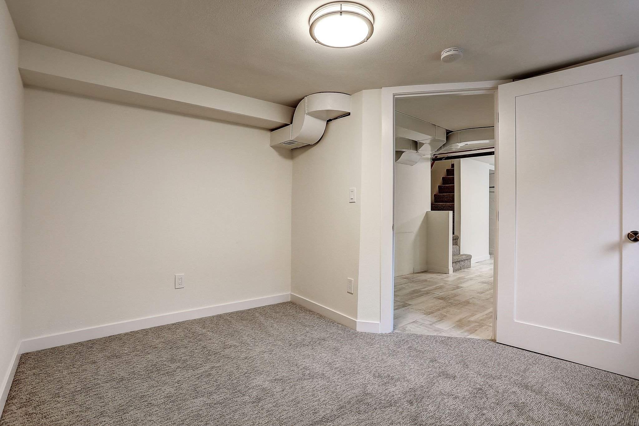 24-web-or-mls-16th Ave SW-024.jpg