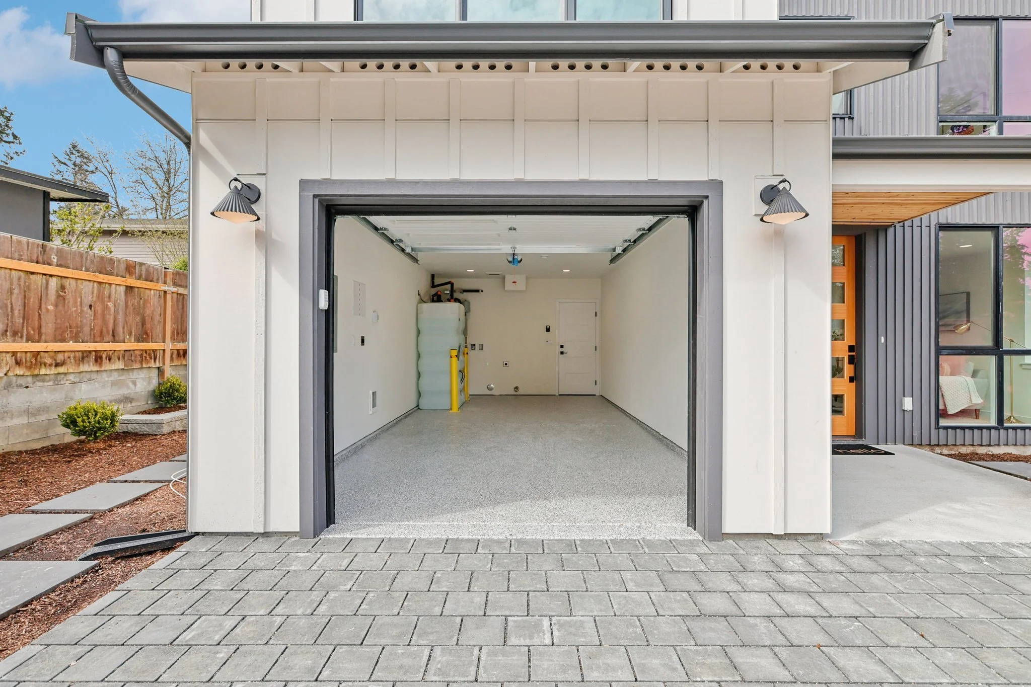 41-web-or-mls-5th Ave NW-S0104-041.jpg