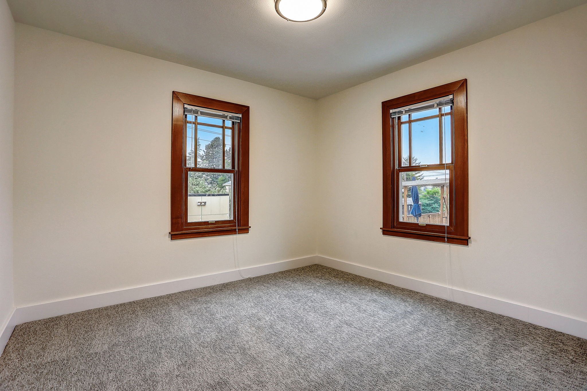 19-web-or-mls-16th Ave SW-019.jpg