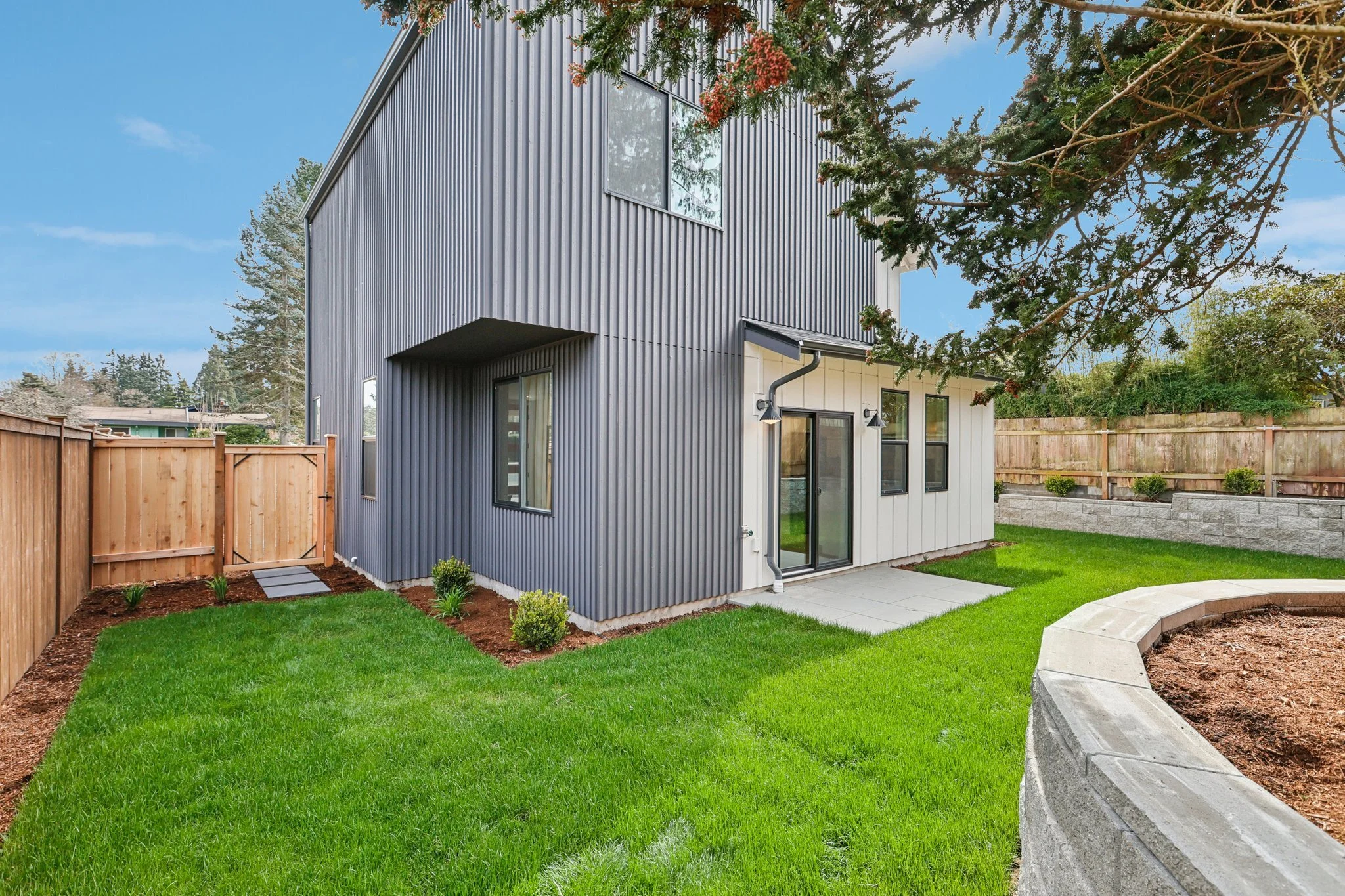 47-web-or-mls-5th Ave NW-S0104-047.jpg