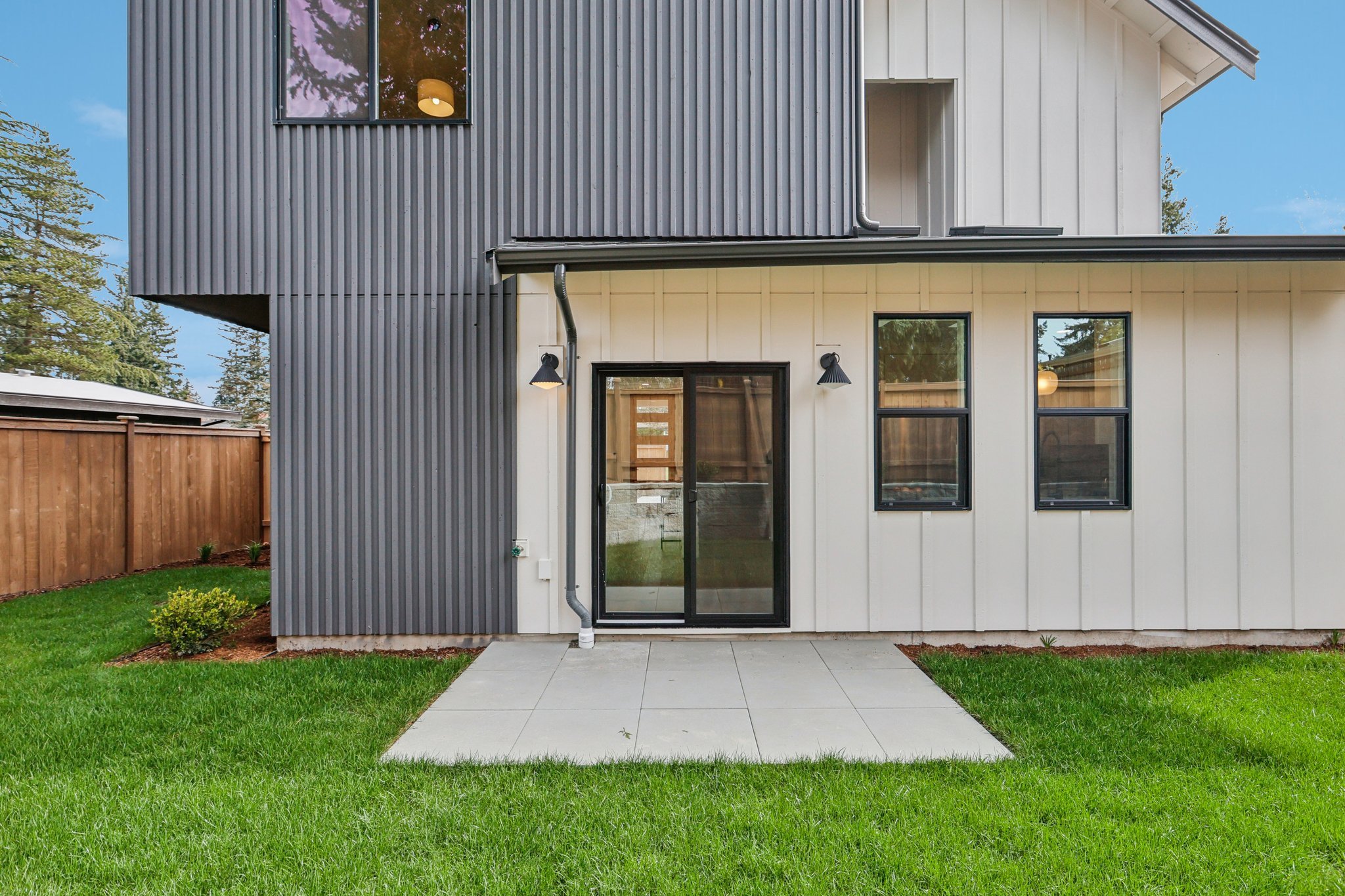 46-web-or-mls-5th Ave NW-S0104-046.jpg