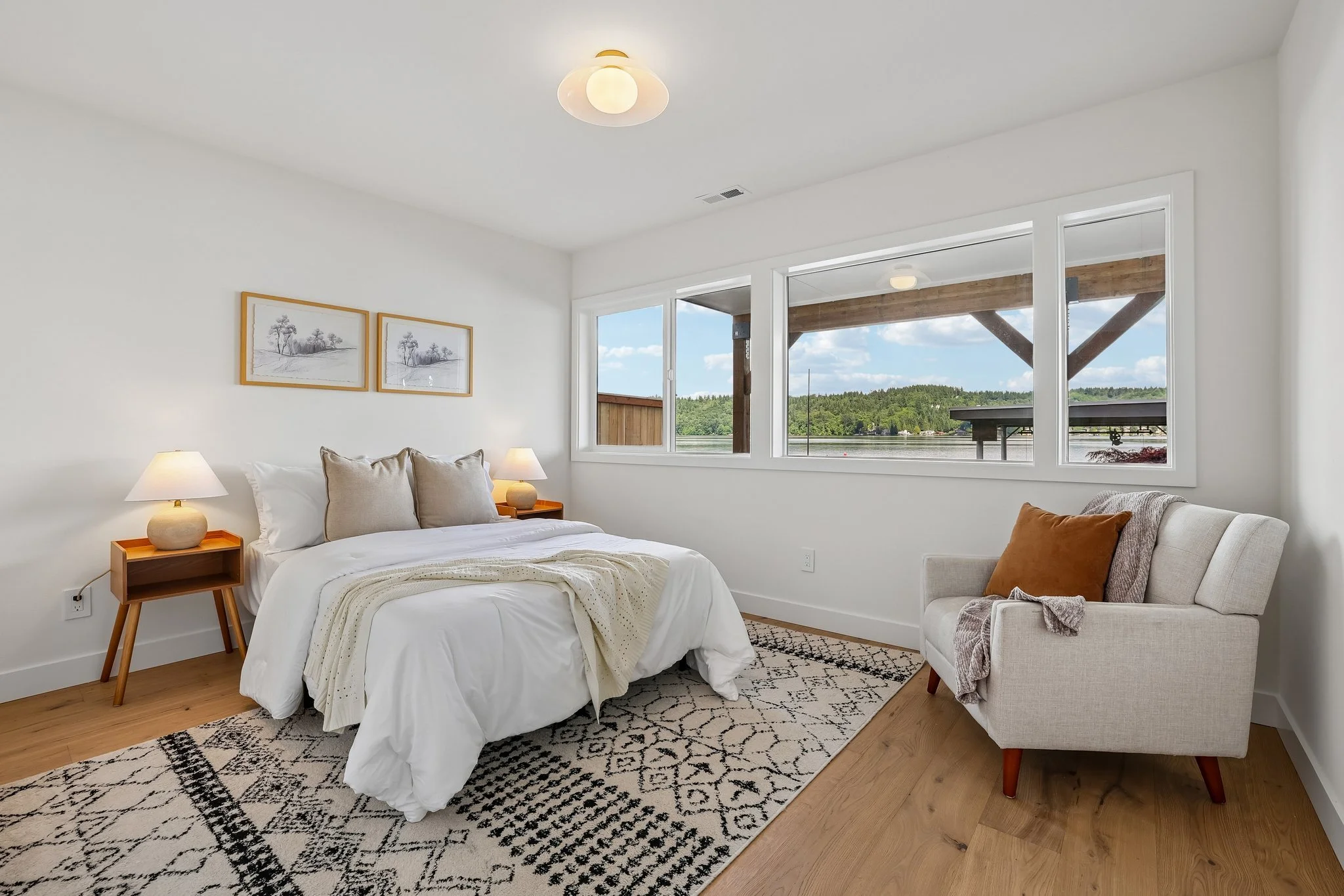 34-web-or-mls-Riviera Pl-S0506-034.jpg