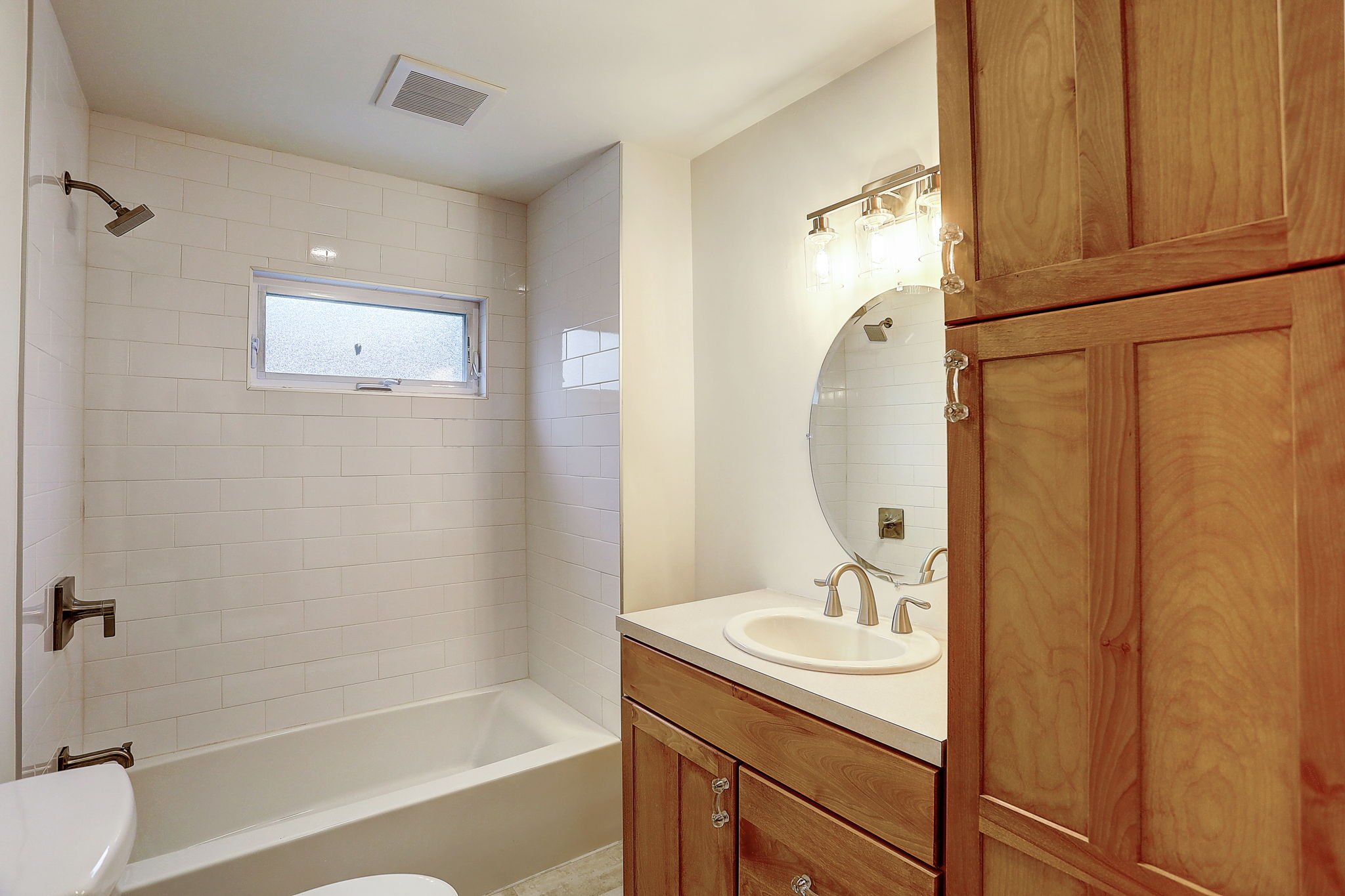 21-web-or-mls-16th Ave SW-021.jpg