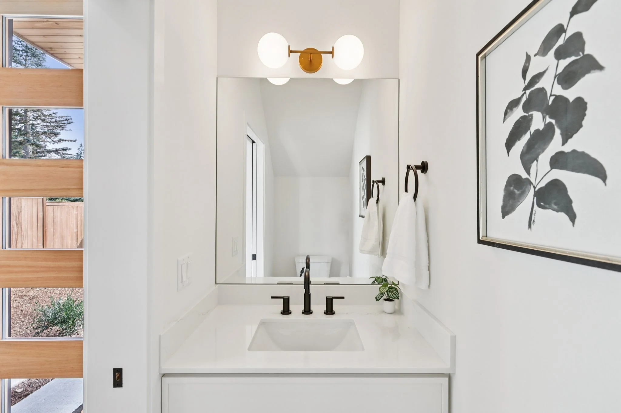 20-web-or-mls-5th Ave NW-S0104-020.jpg