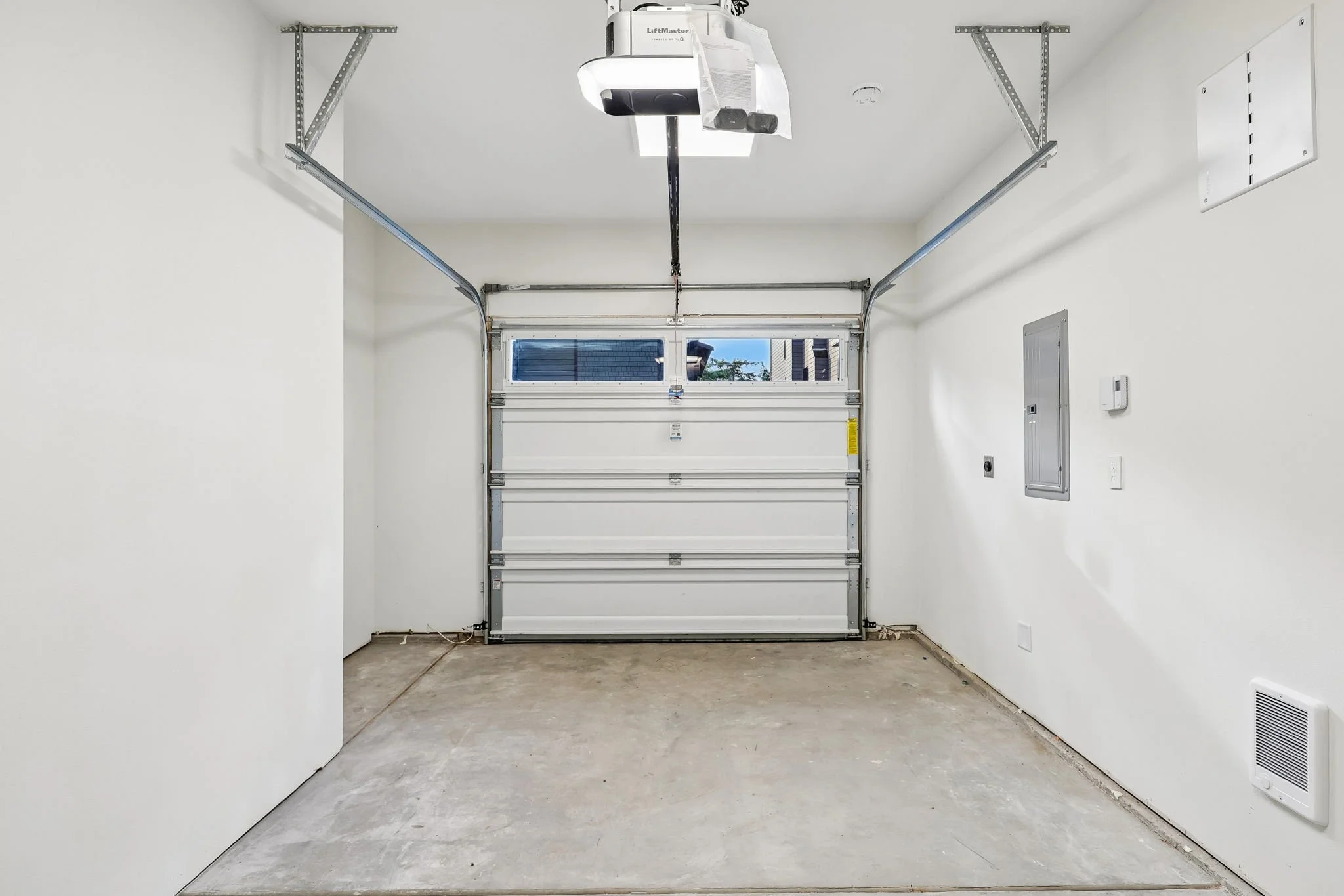 34-web-or-mls-13717 Stone Ave N 2-S2910-034.jpg