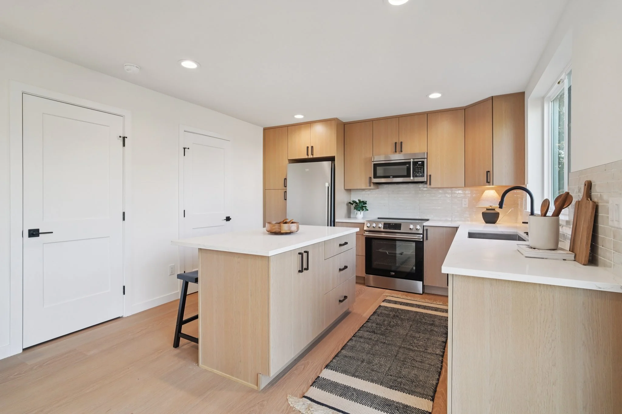 7-web-or-mls-NE 89th St-S2407-007.jpg