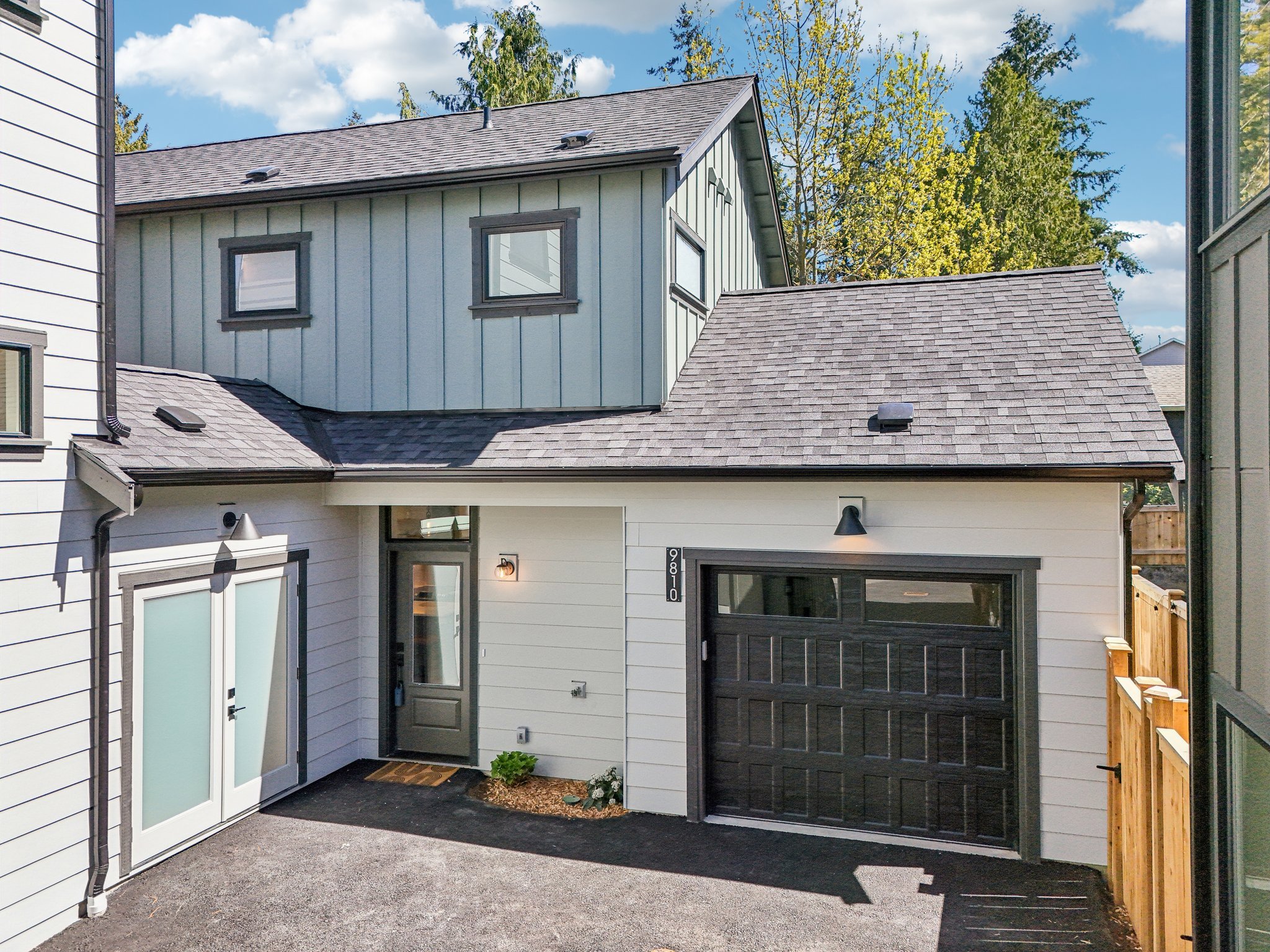 37-web-or-mls-8th Ave NE-1904-1-007.jpg