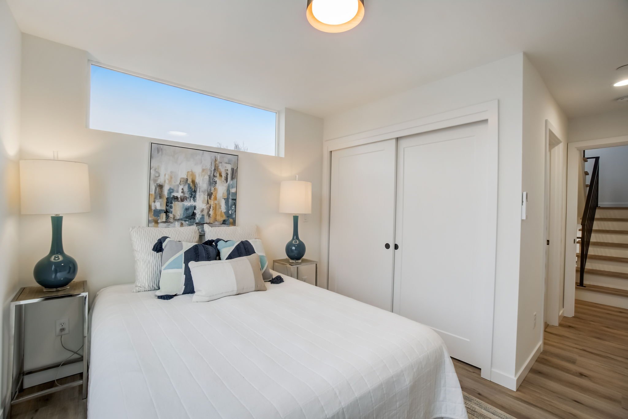 12-web-or-mls-Brooklyn Ave NE-012.jpg