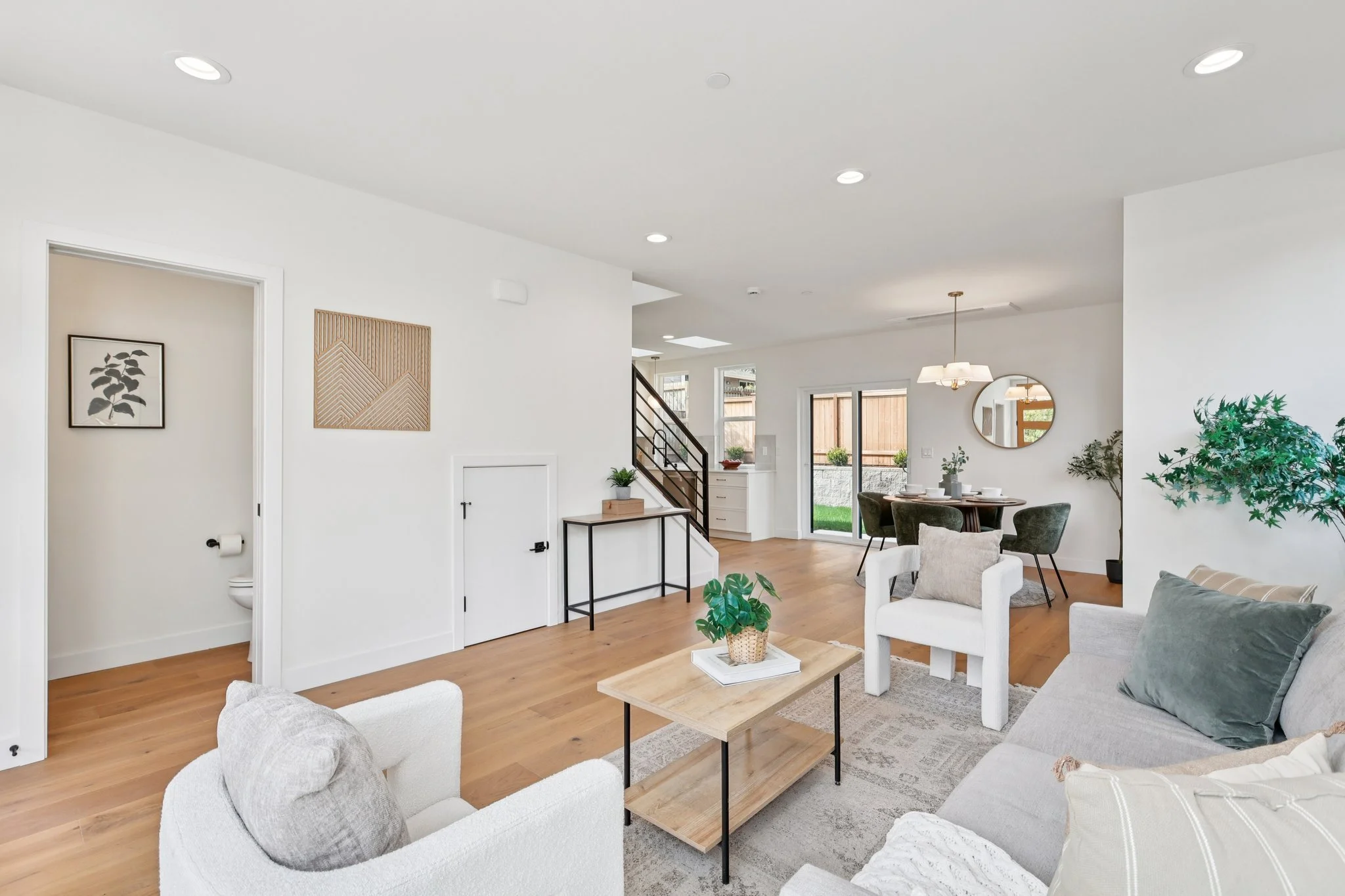 10-web-or-mls-5th Ave NW-S0104-010.jpg