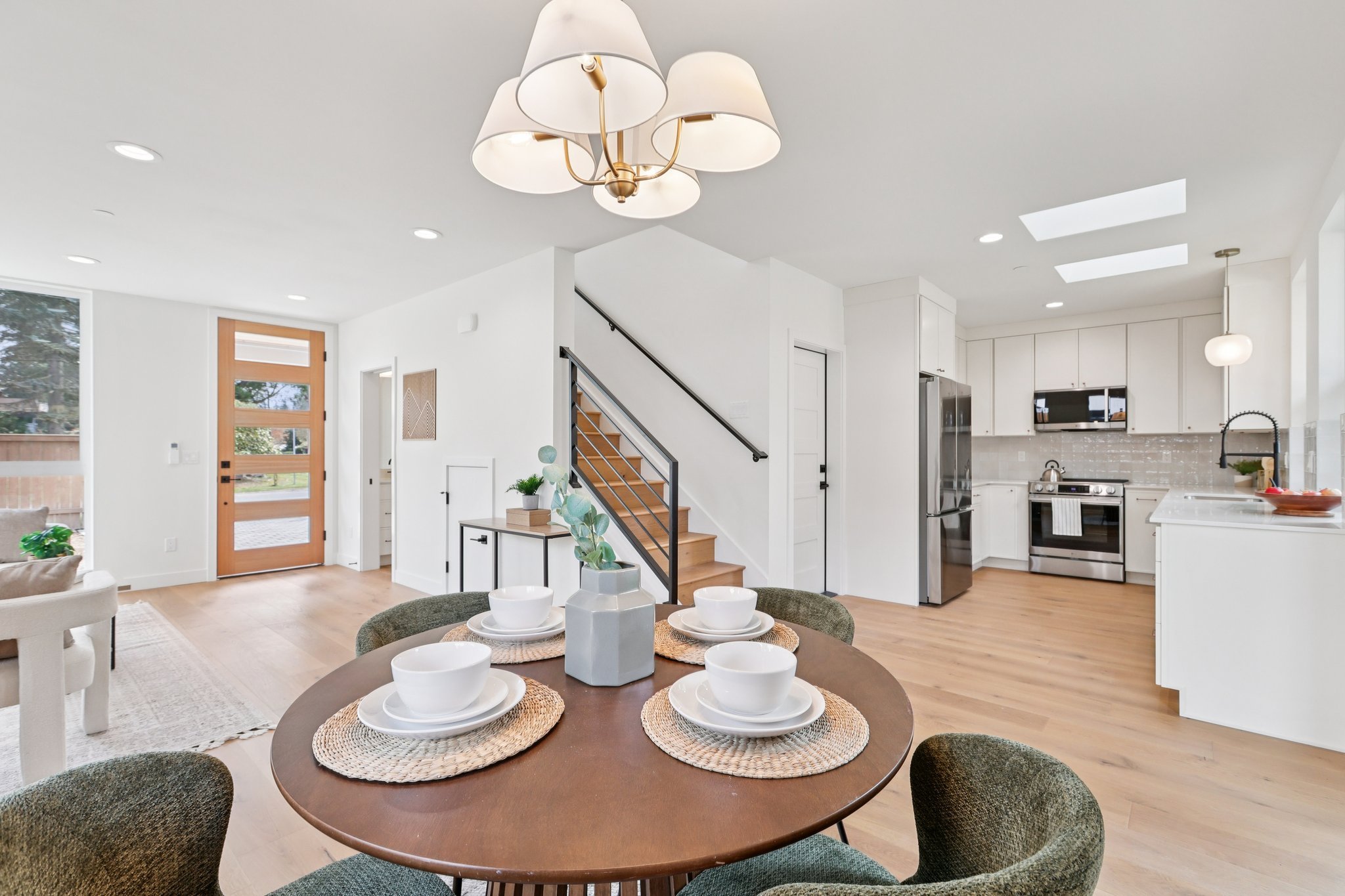 14-web-or-mls-5th Ave NW-S0104-014.jpg