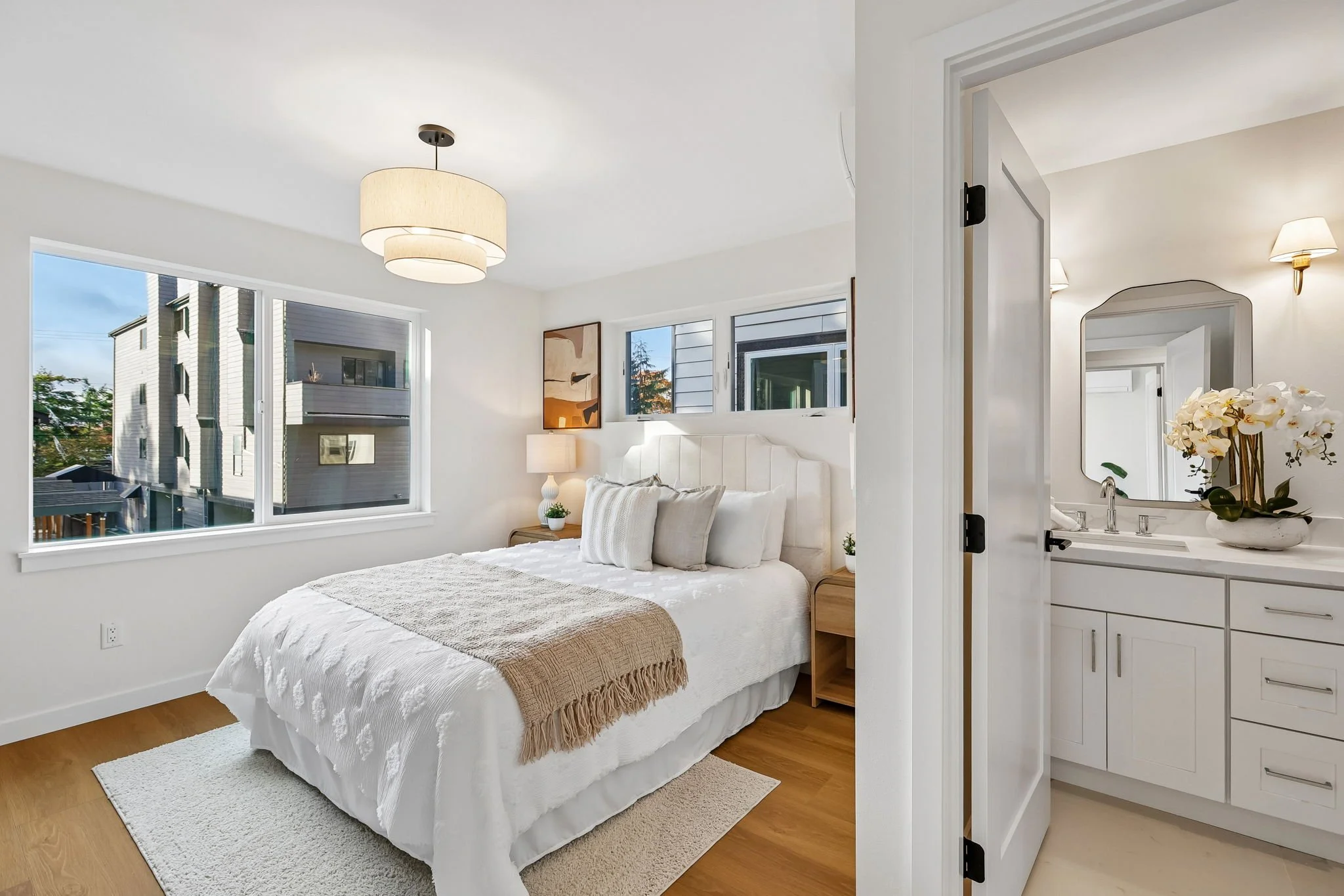 25-web-or-mls-13717 Stone Ave N 2-S2910-025.jpg