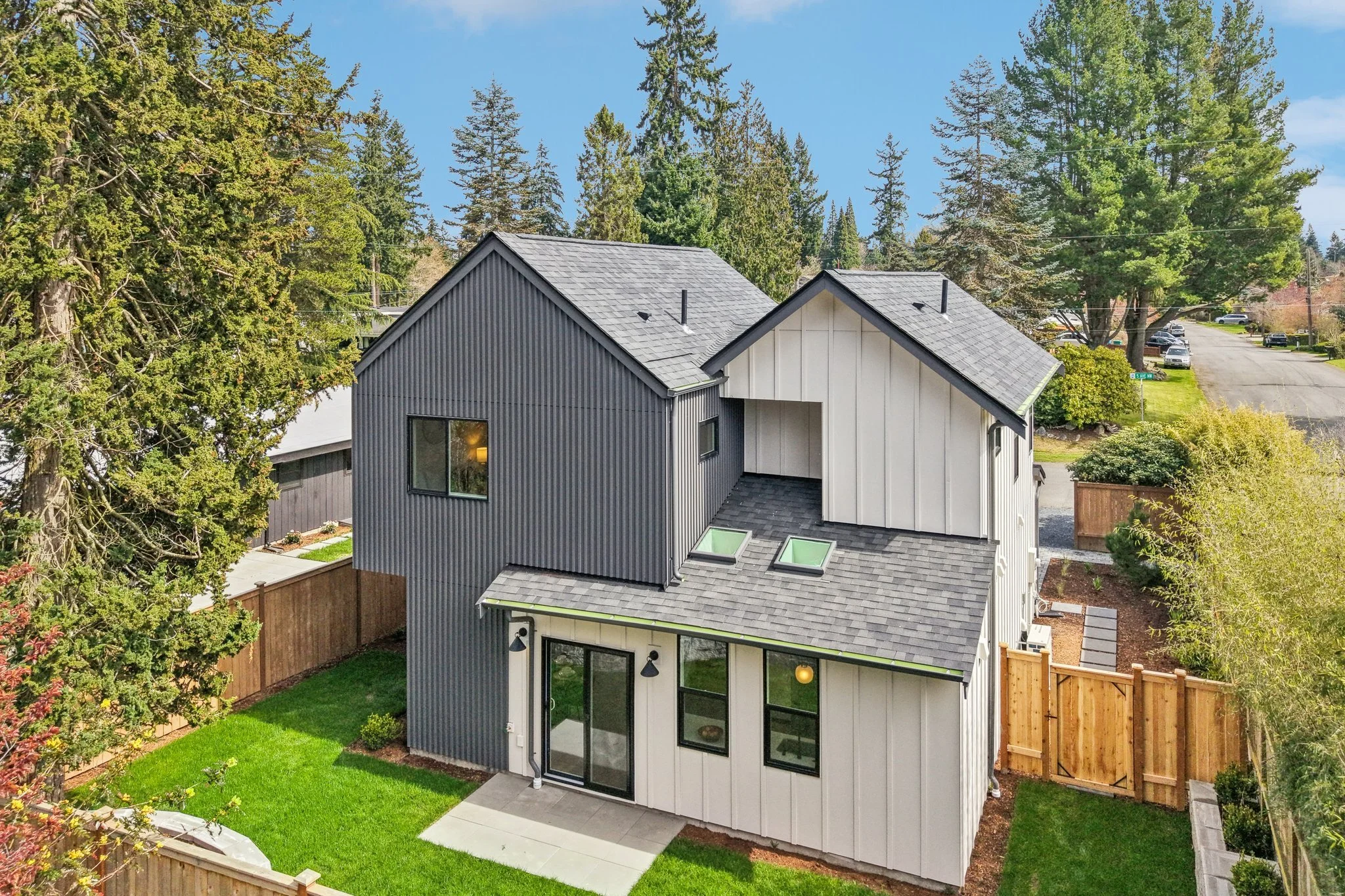 52-web-or-mls-5th Ave NW-S0104-052.jpg