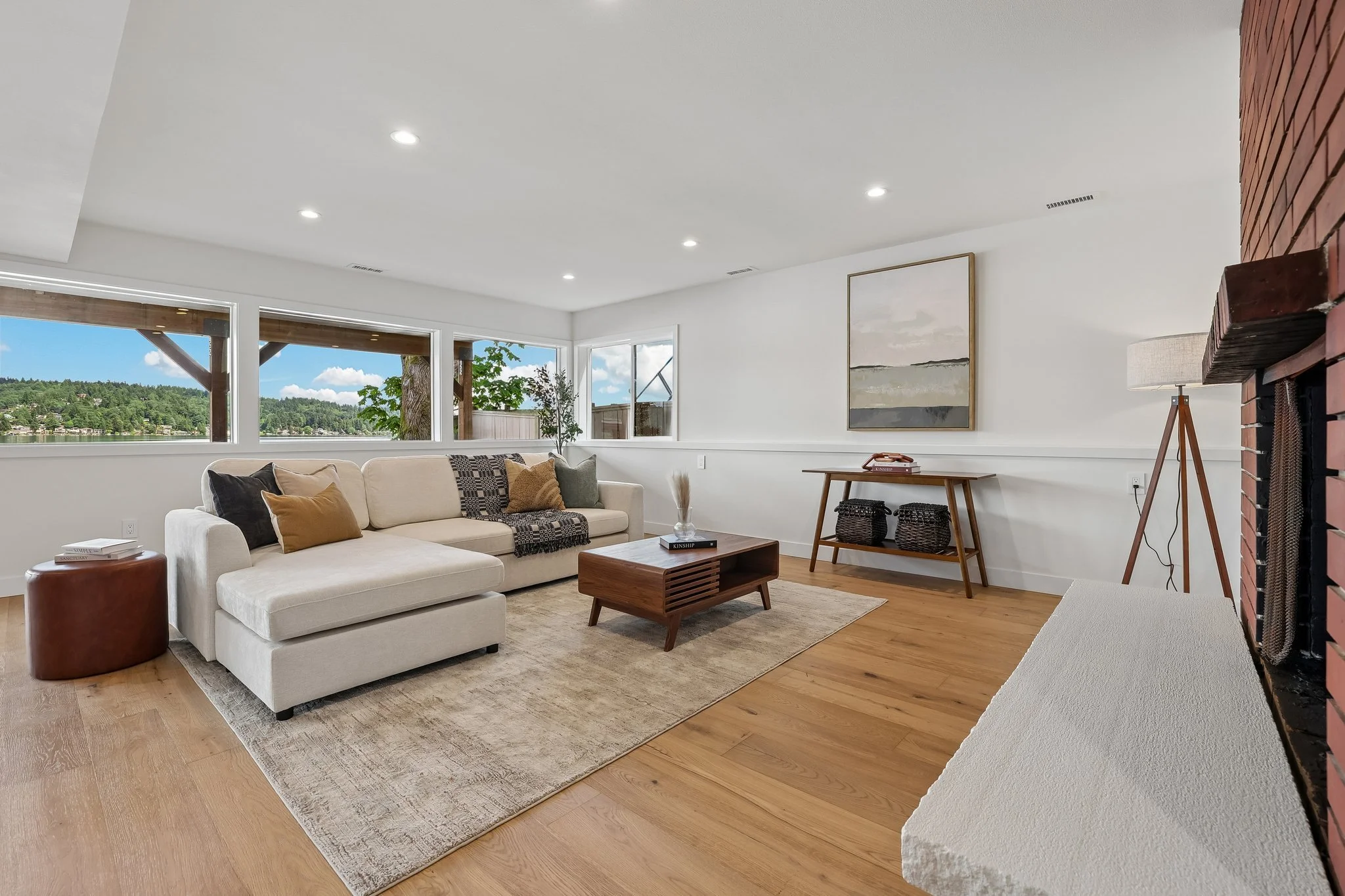 28-web-or-mls-Riviera Pl-S0506-028.jpg