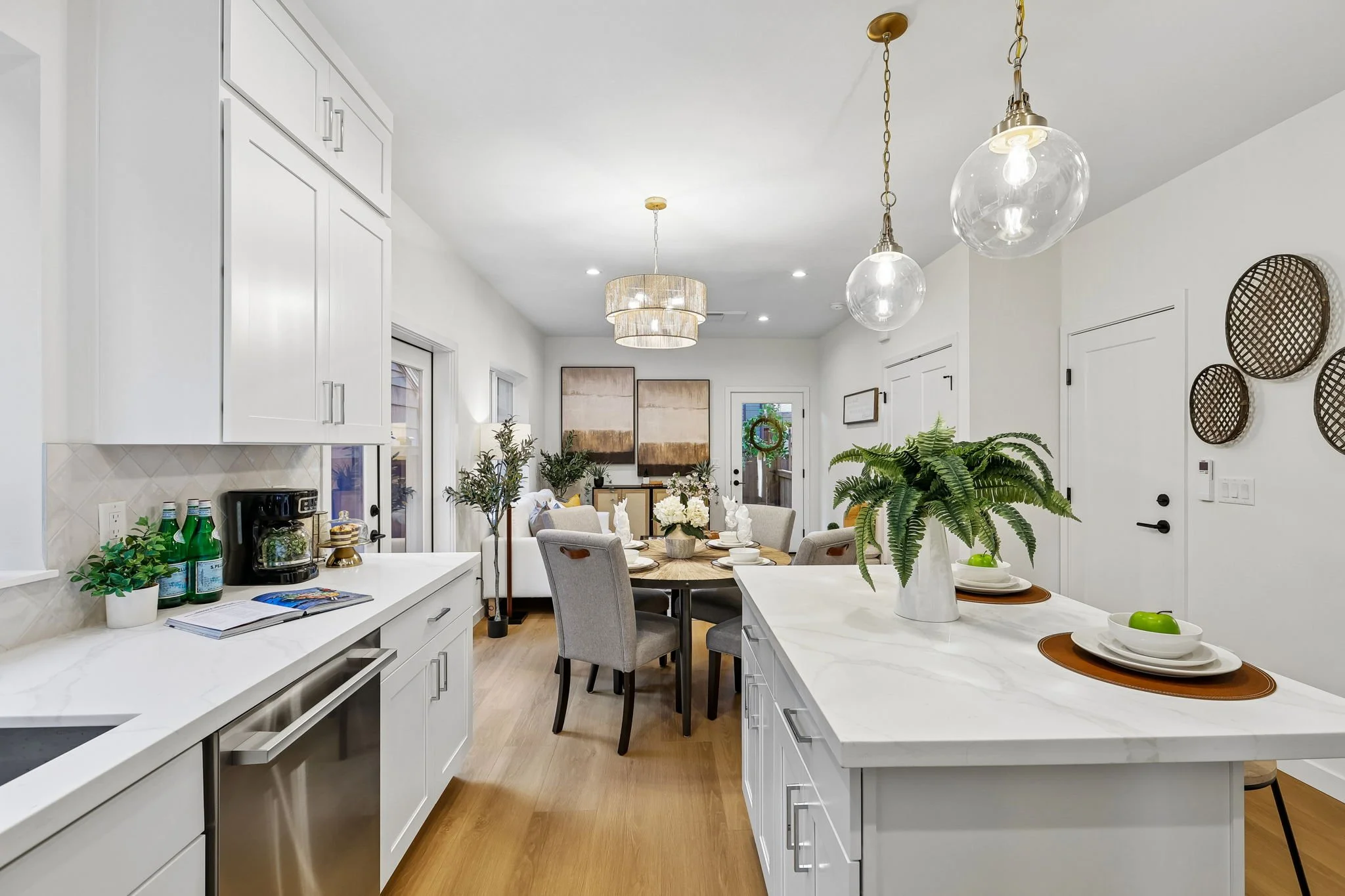 15-web-or-mls-13717 Stone Ave N 2-S2910-015.jpg
