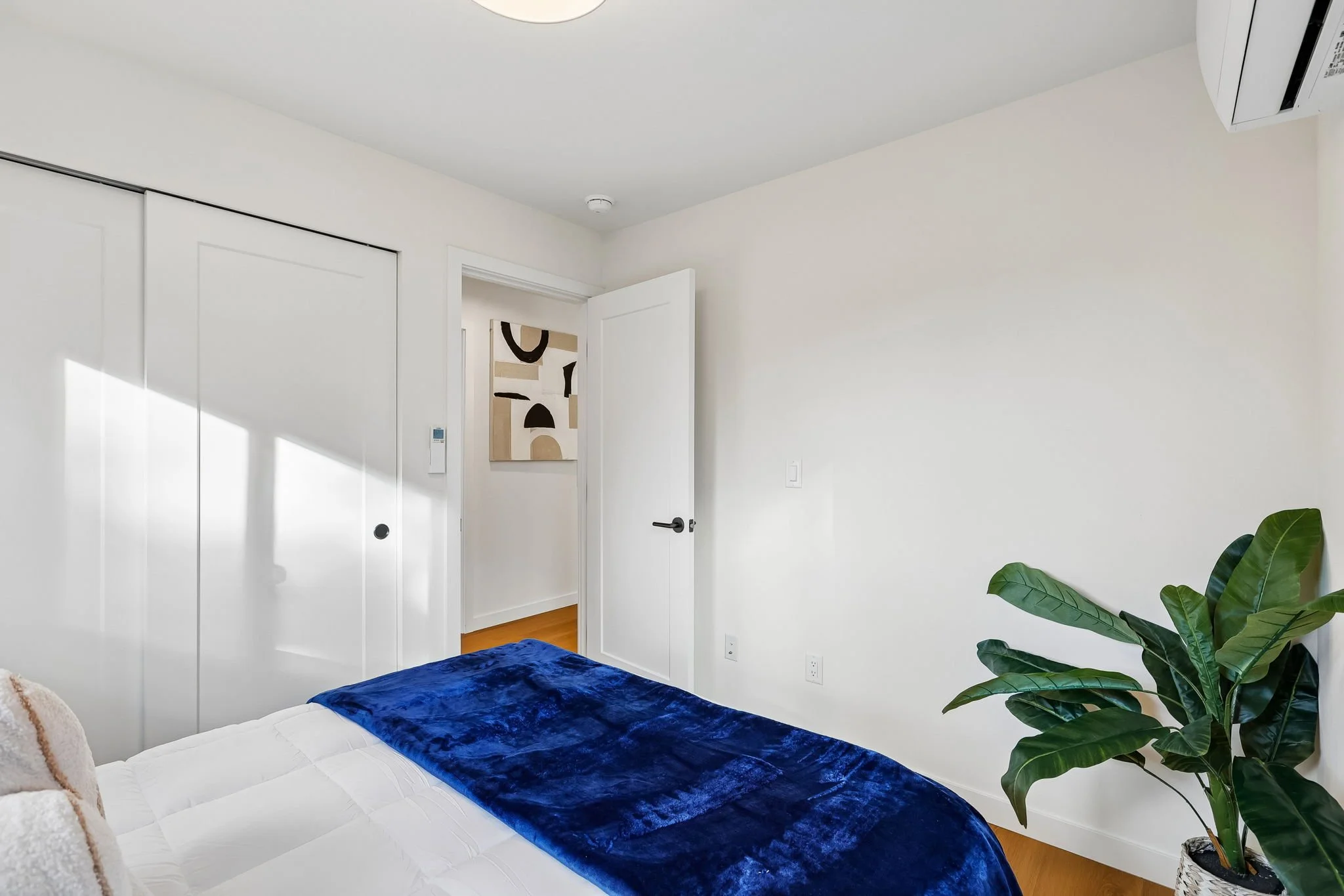 24-web-or-mls-13717 Stone Ave N 2-S2910-024.jpg