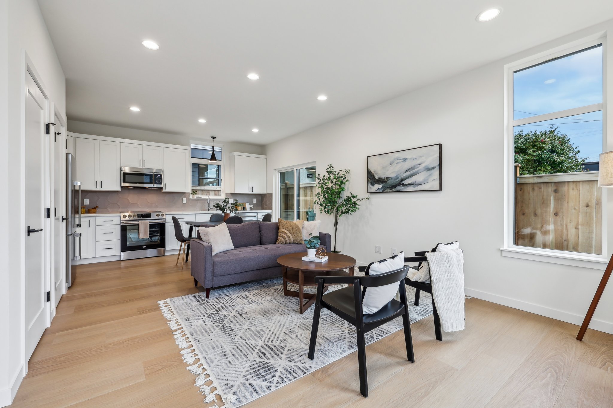 1-web-or-mls-15th Ave NE c-27032025-001.jpg