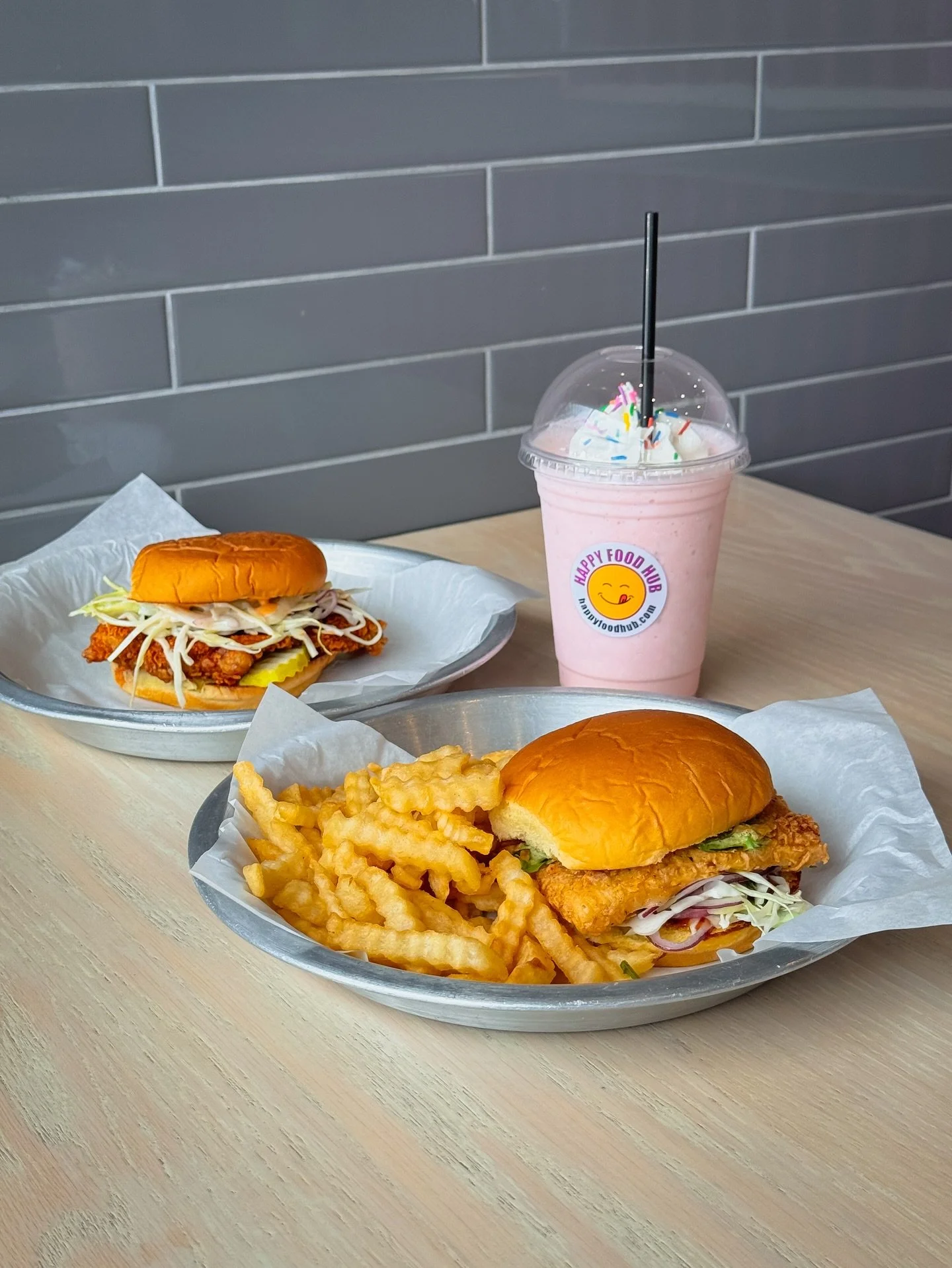 No bad day that burgers and shakes can’t fix π― 
#happyfoodhub #brampton #bramptoneats #burger #shakes #fries #milkshake #loadedfries #paneersandwich #chickenburger #chickensandwich