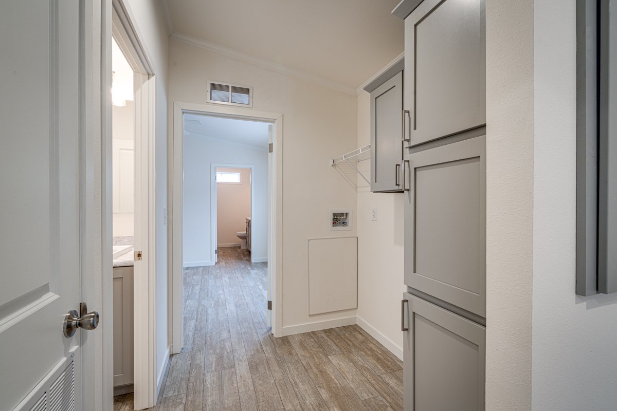 Hallway Laundry Area.jpg