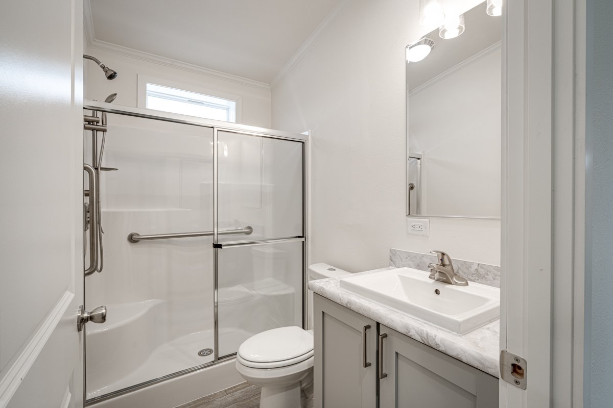 Hallway Bathroom.jpg