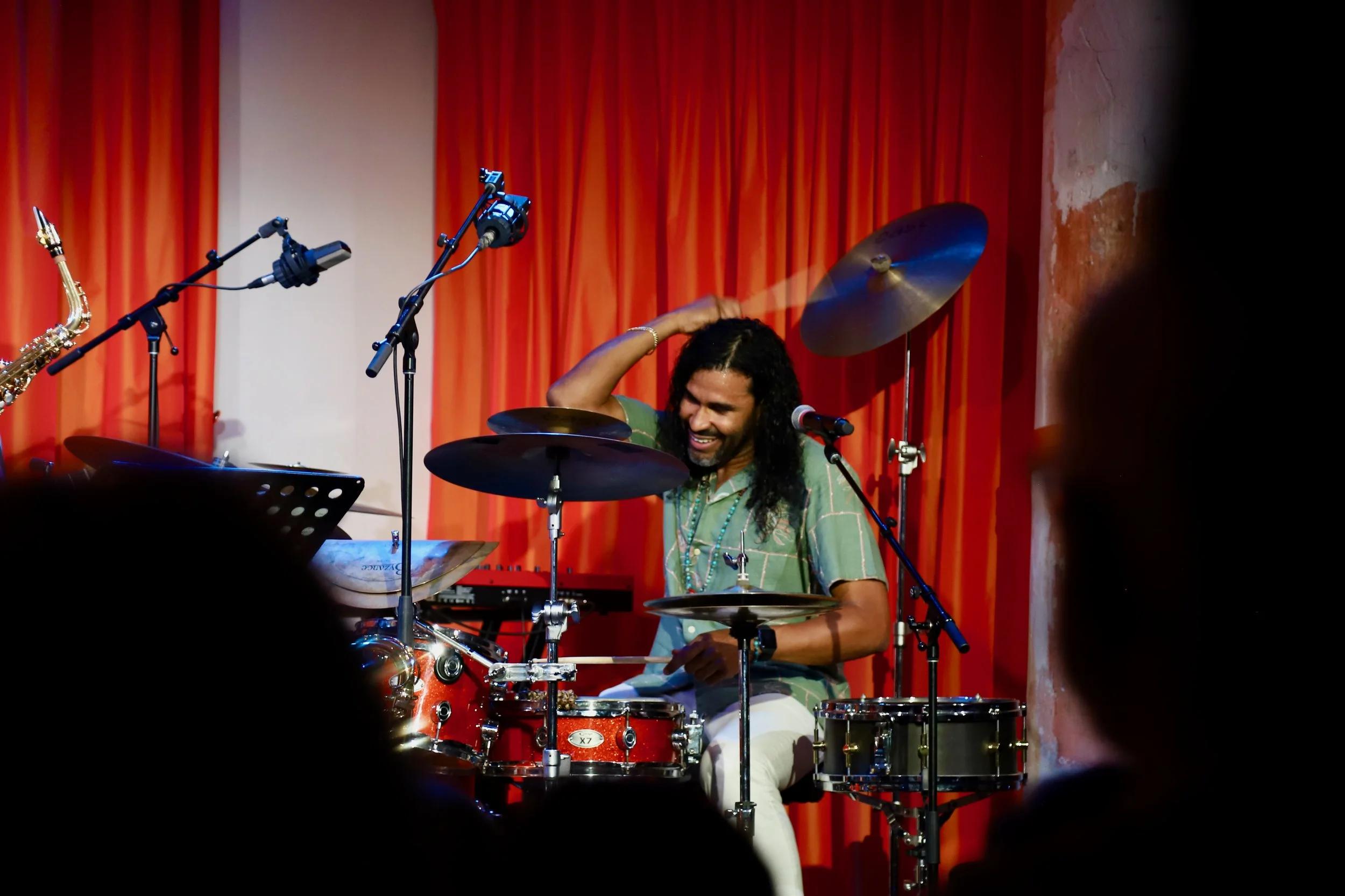 Hugo Cruz and Caminos Live at Con Alma 