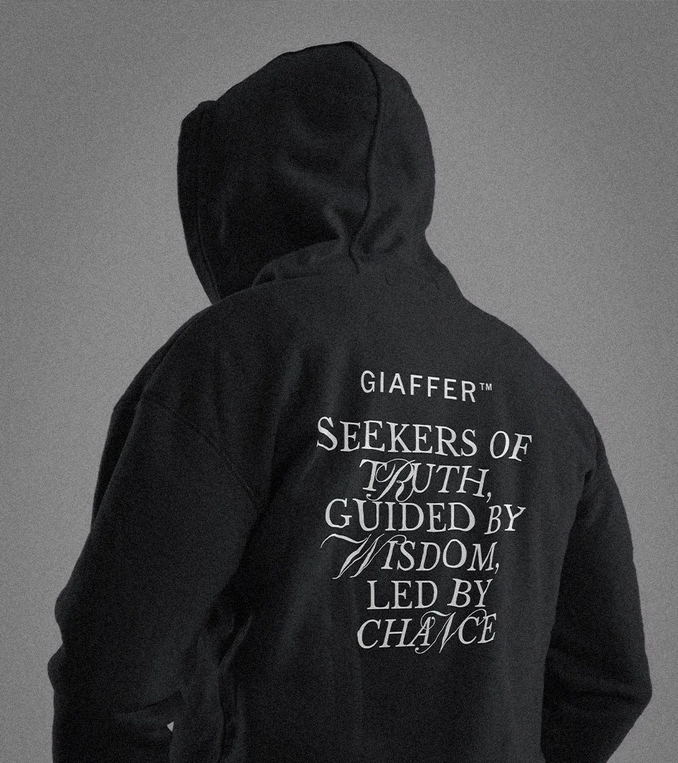 Hoodie black editorial_GIAFFER.jpg