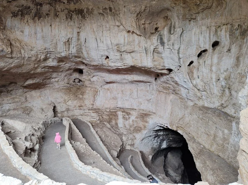 The descent into Carlsbad Caverns.jpg