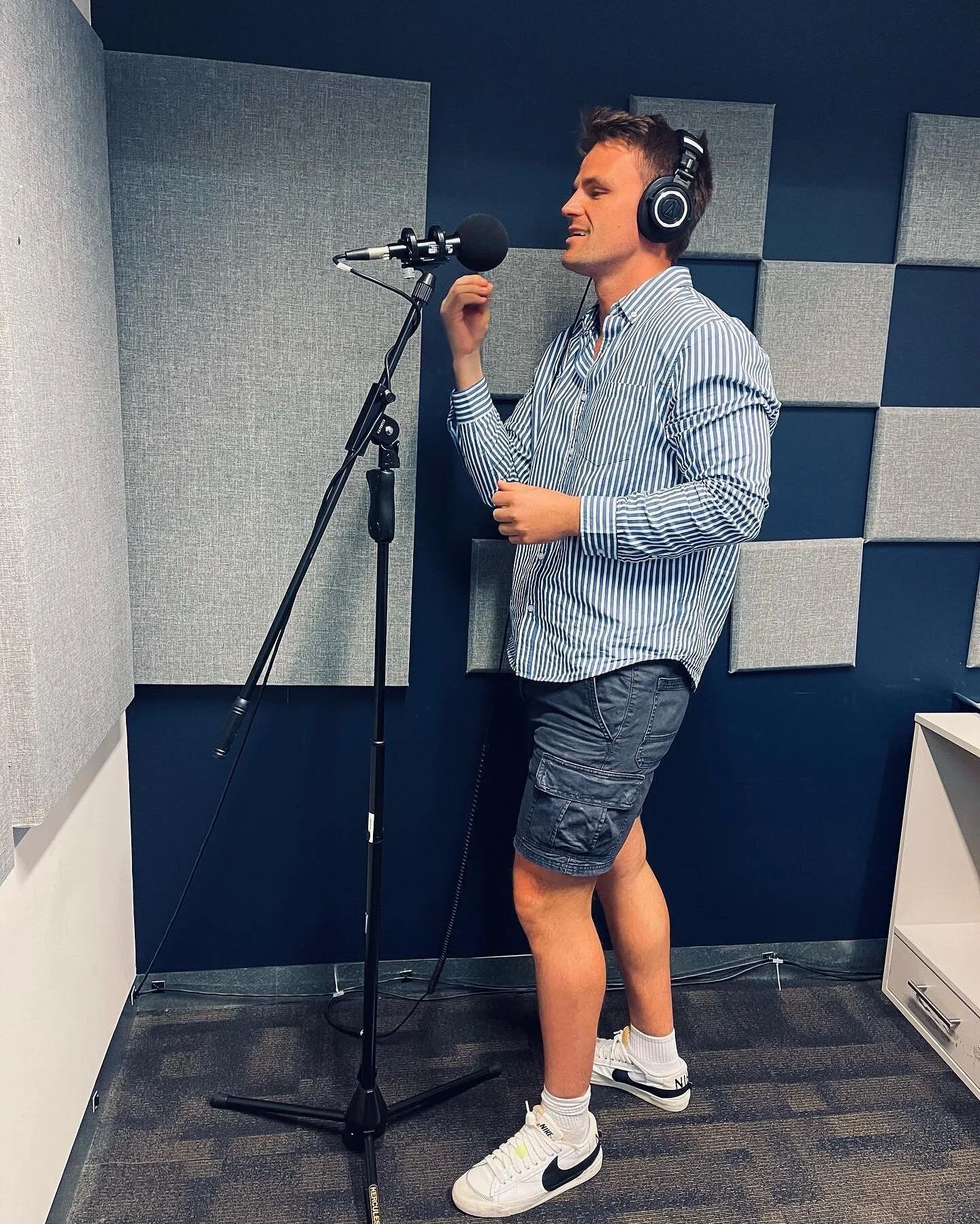 People always said I had a face for radio 😂.

I&rsquo;m excited to be recording a radio promotion for one of my new projects at @hit1009hobart. Also, hand gestures were still a must 🙌