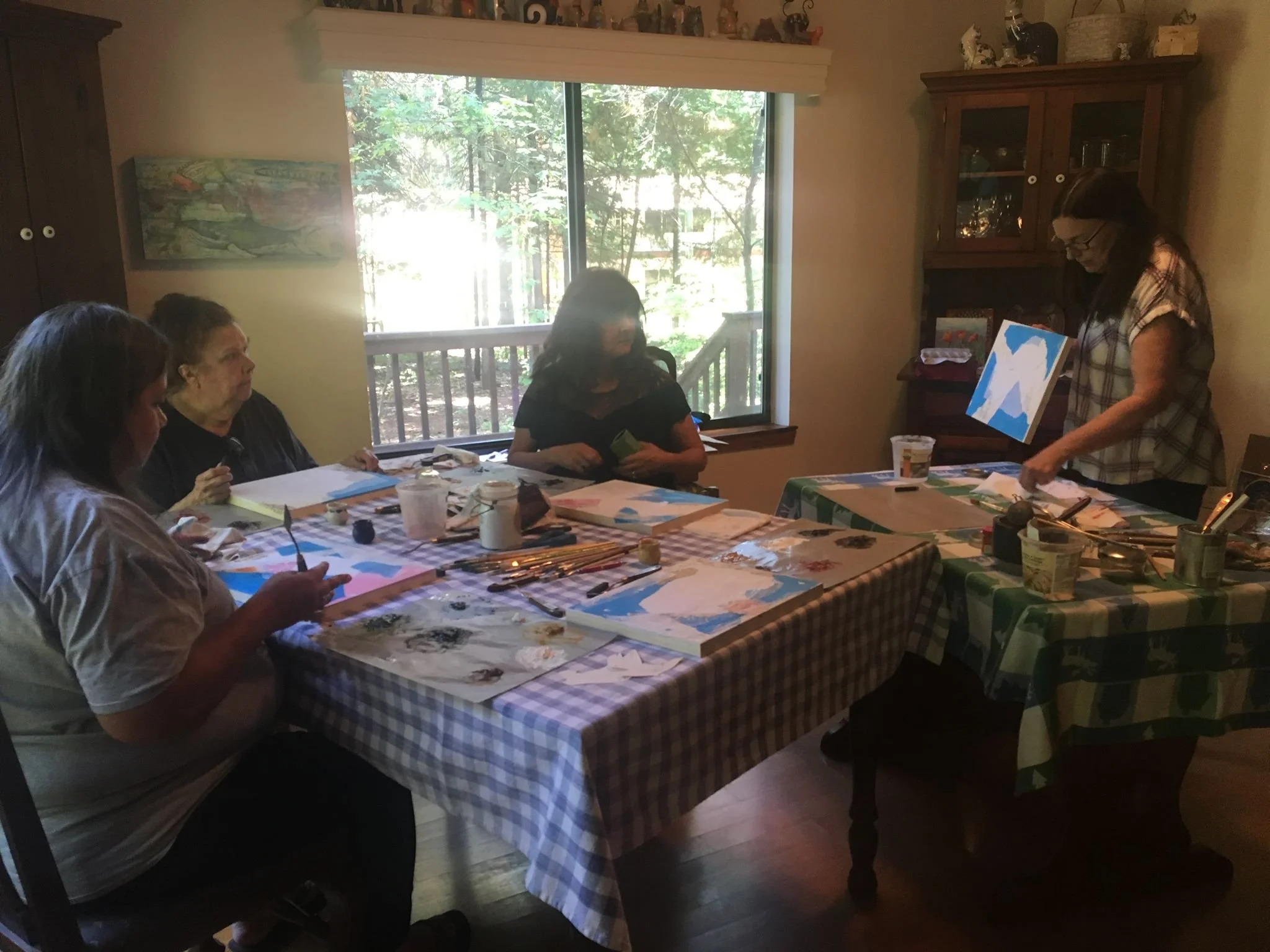Jennifer Rugge teaches mineral paint class to TM.jpg