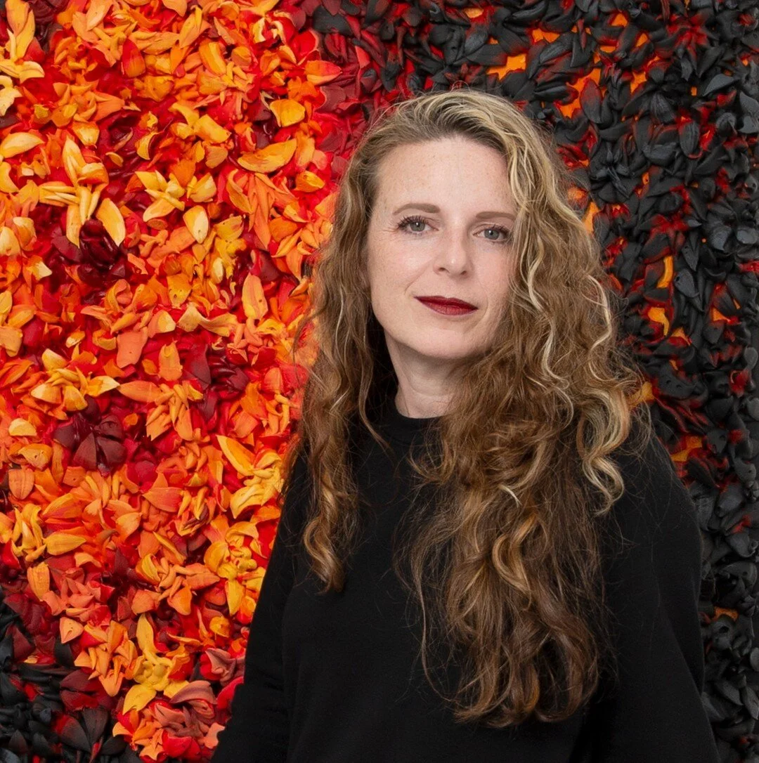 Join us today at 7 PM ET for a special #virtualvisit with member @serenmorey - she&rsquo;s going to tour her current show at @thepaintingcenter! You won&rsquo;t wanna miss this one!
Our Virtual Visit series takes a behind-the-scenes look at 