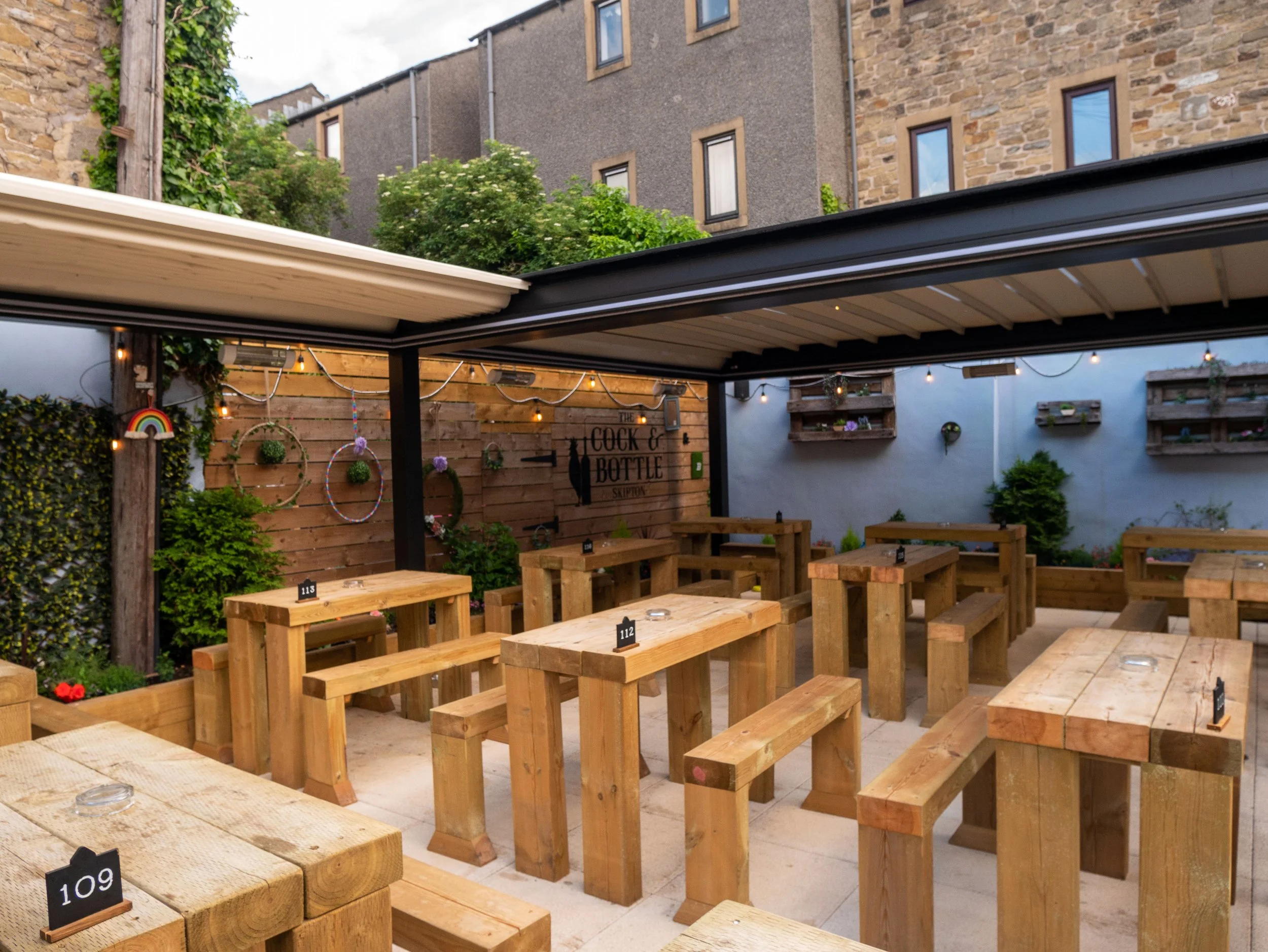 Outhounds Ashelta Retractable Roofing Solution 6.jpg