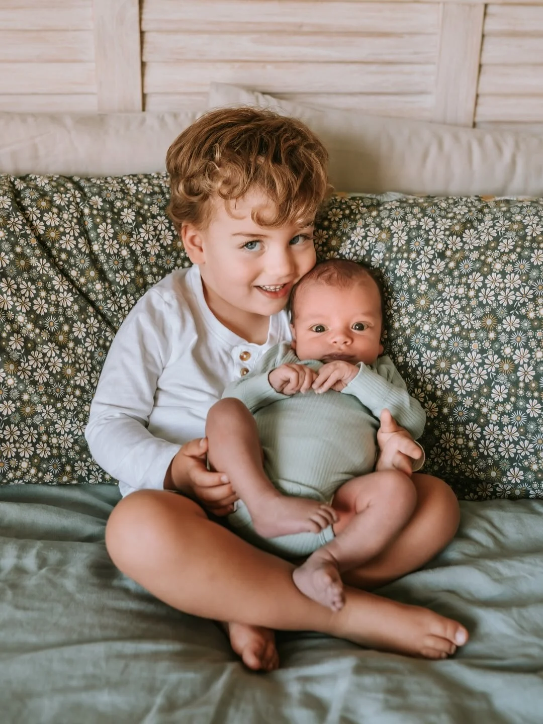 The sweetest bond, right here in these little arms. 🤍

The gentle kisses, the proud cuddles, the &ldquo;I&rsquo;ve got you&rdquo; kind of love that only grows stronger with time. ✨

Want to capture the little bonds that mean the most?
DM me to book 