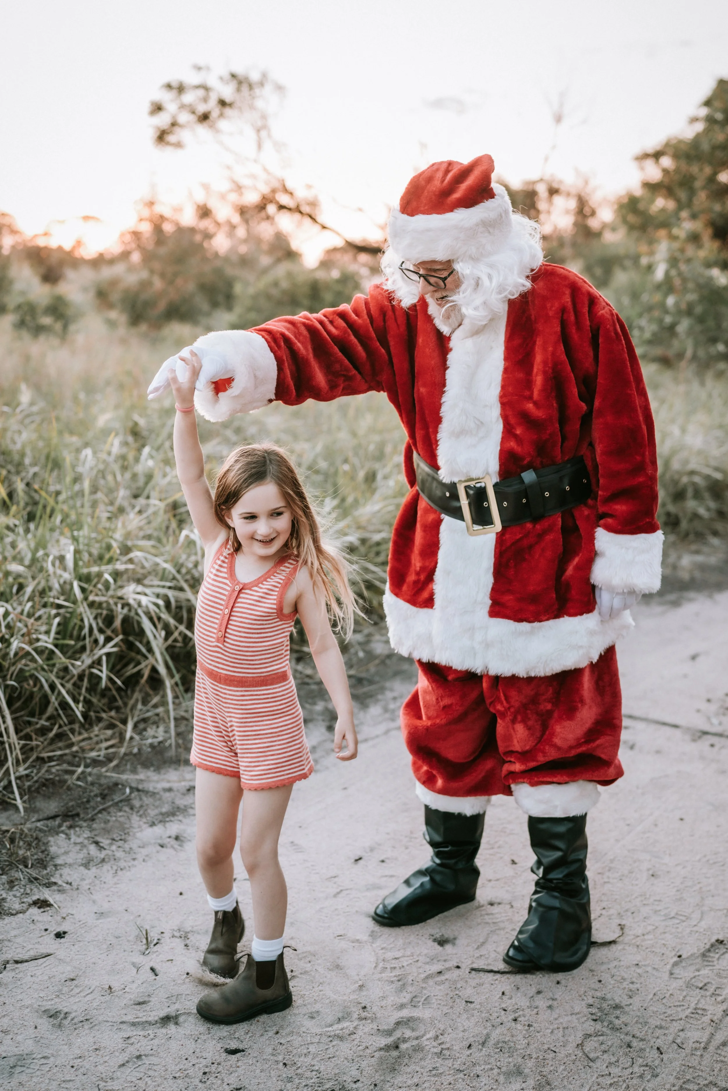 young-family-christmas-mini-session-santa.jpg
