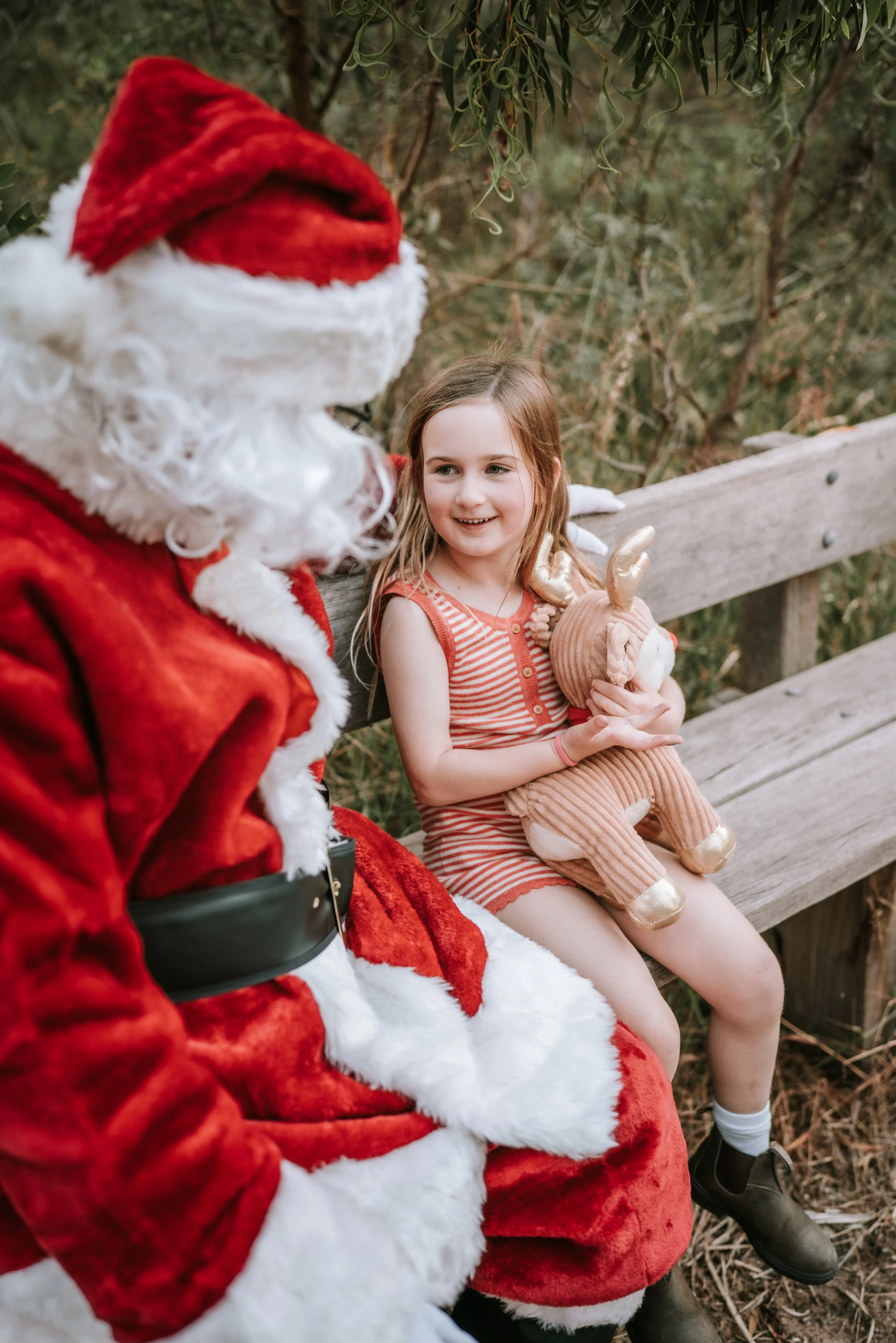 ocean-grove-christmas-minis-with-santa-family.jpg