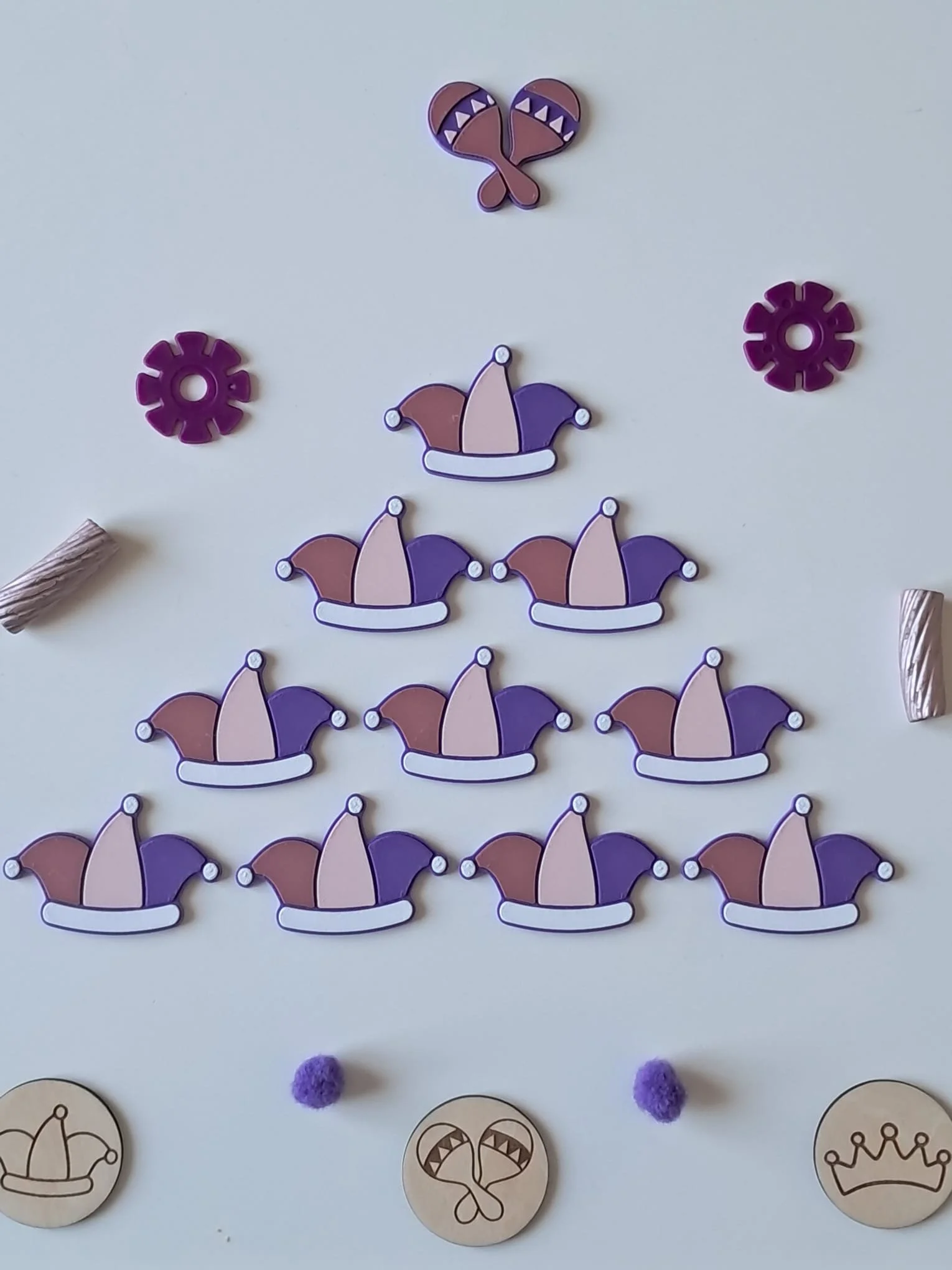 Lot de 10 jetons Chapeau arlequin / fou, tri, comptage, mini monde