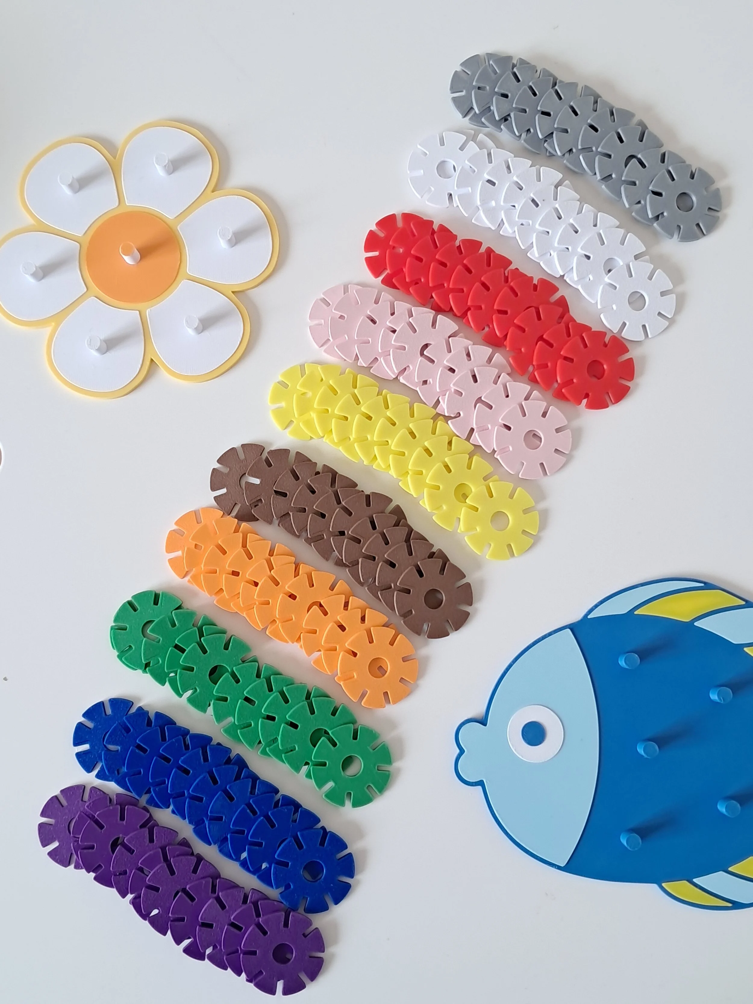 Lot de 10 jetons flocons fleurs connecteurs par couleur