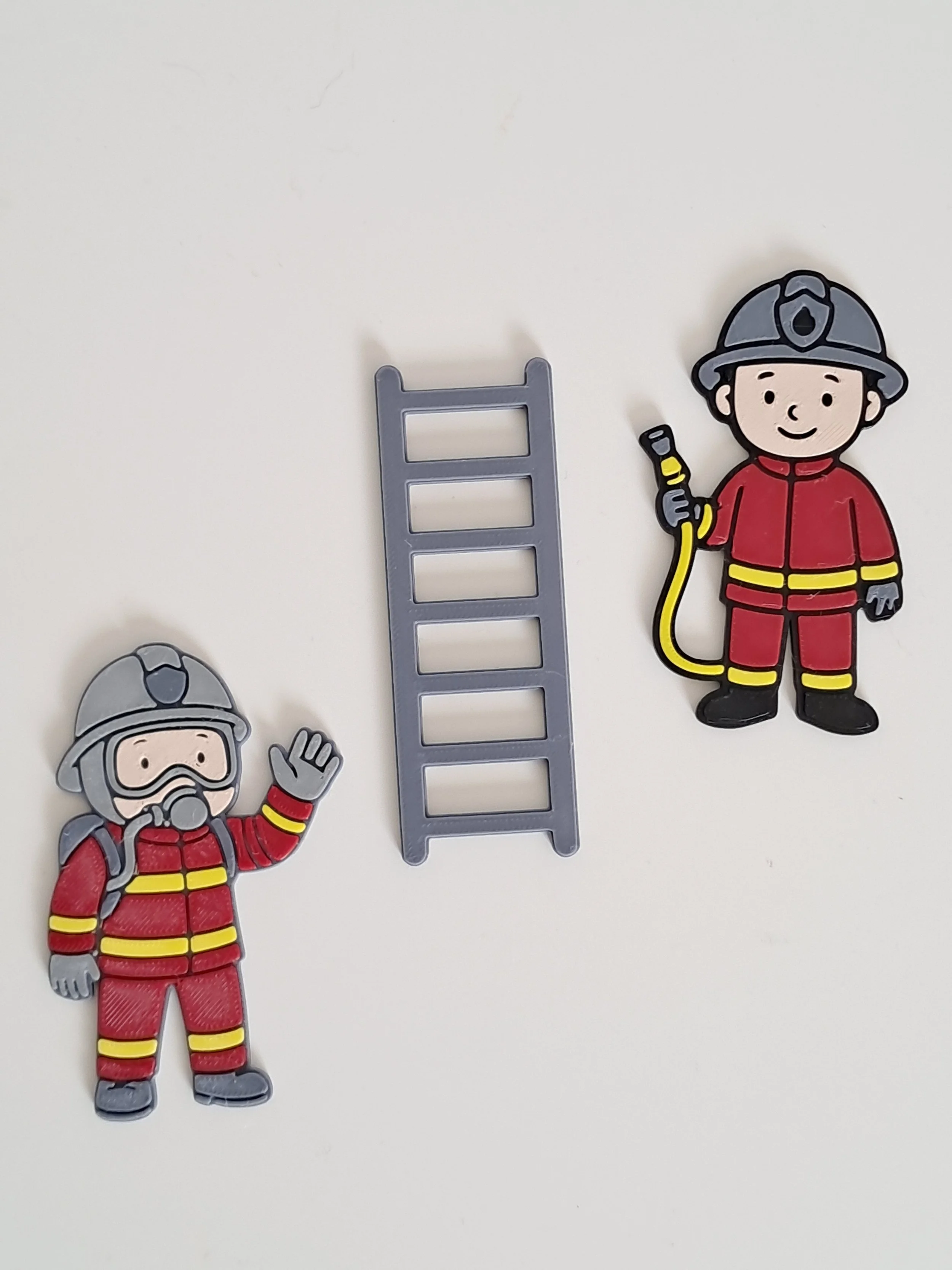 Duo de figurines sensorielles pompiers et leur échelle